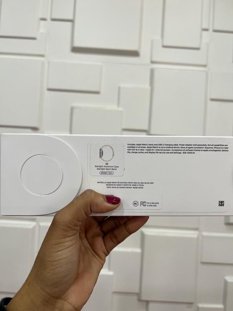 celulares y tabletas - Apple Watch SE 2022 40mm Starlight  1