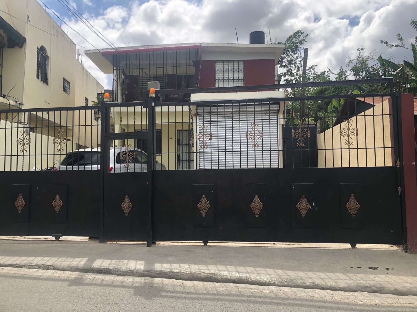 casas - Vendo Propiedad con 5 apartamentos 

