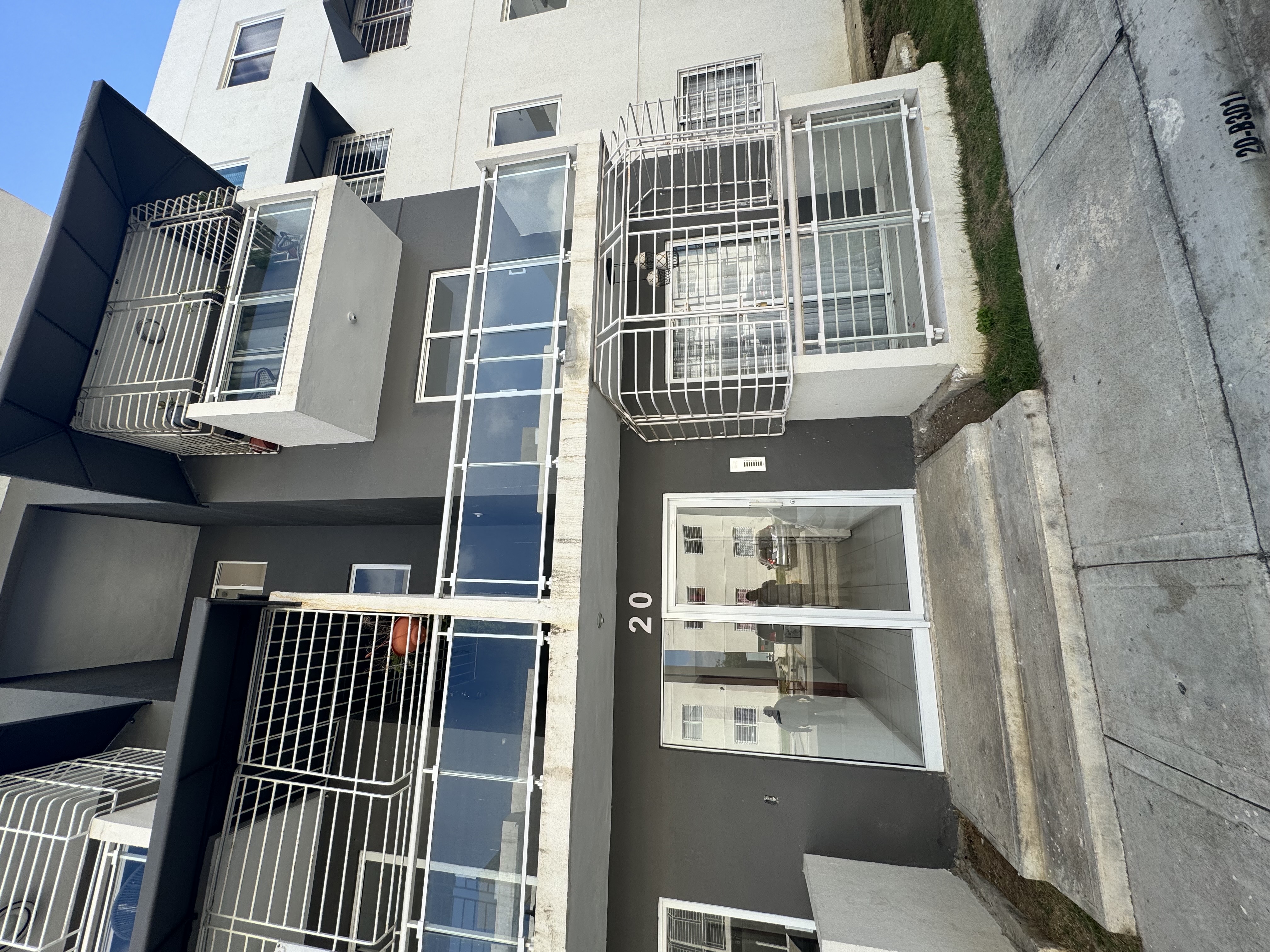 apartamentos - venta de apartamento primer piso autopista las Américas hipódromo Santo Domingo  9