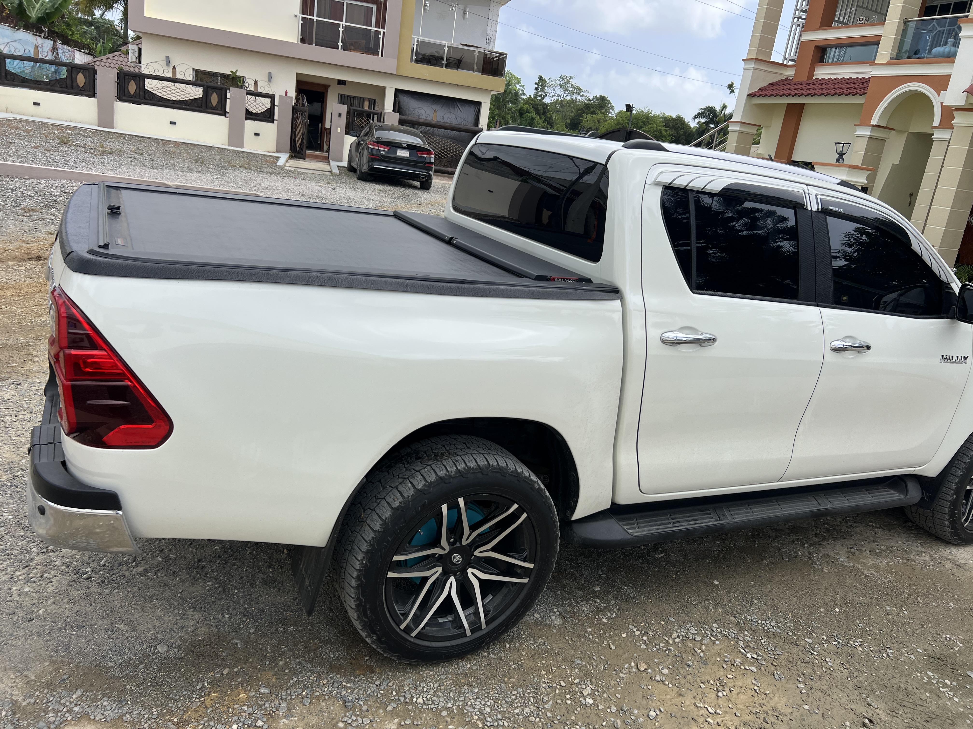 jeepetas y camionetas - Toyota hilux 2019 pintura original  2