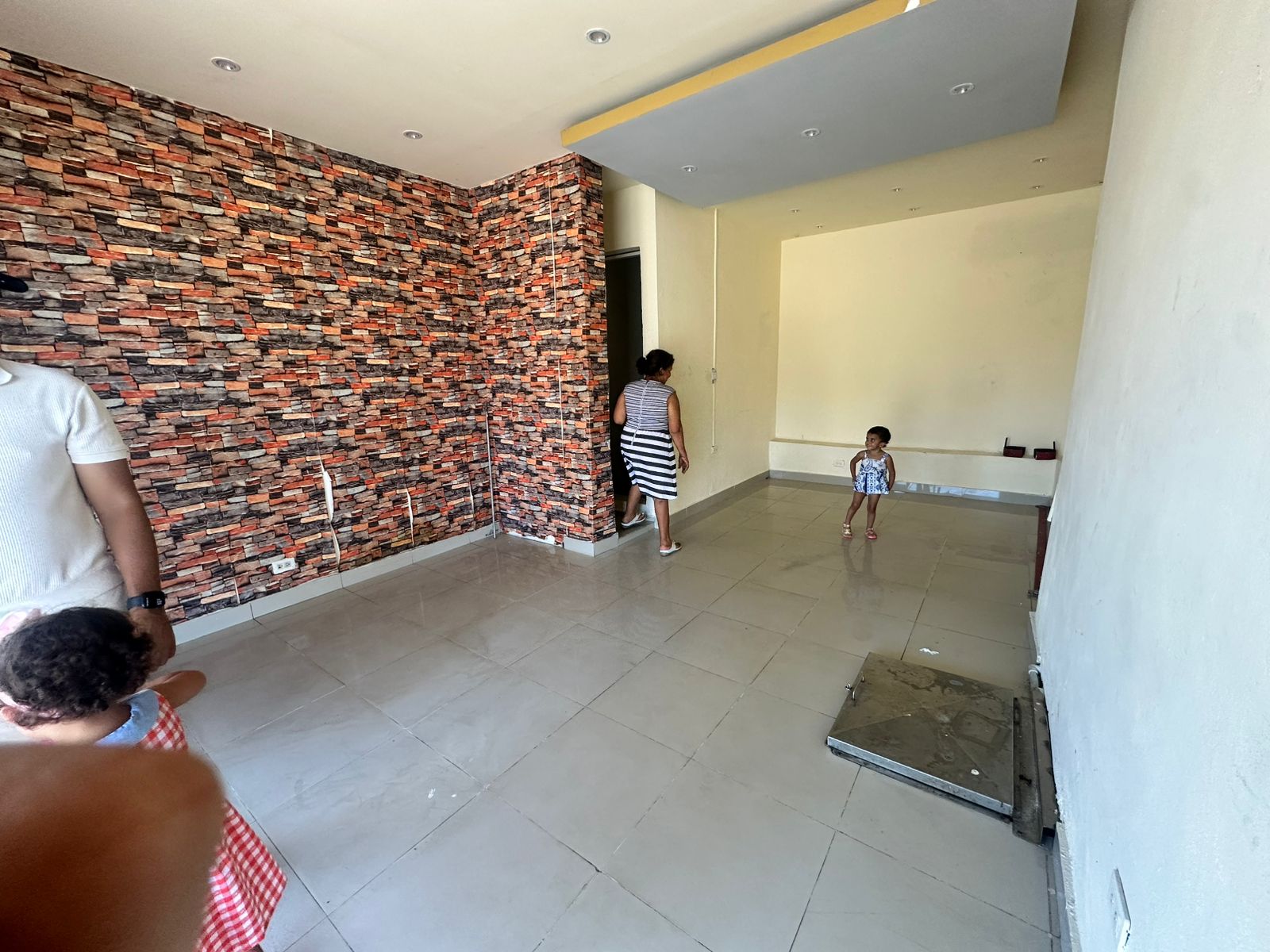 otros inmuebles - LOCAL COMERCIAL ALQUILER 25,000 MIL PESOS  3