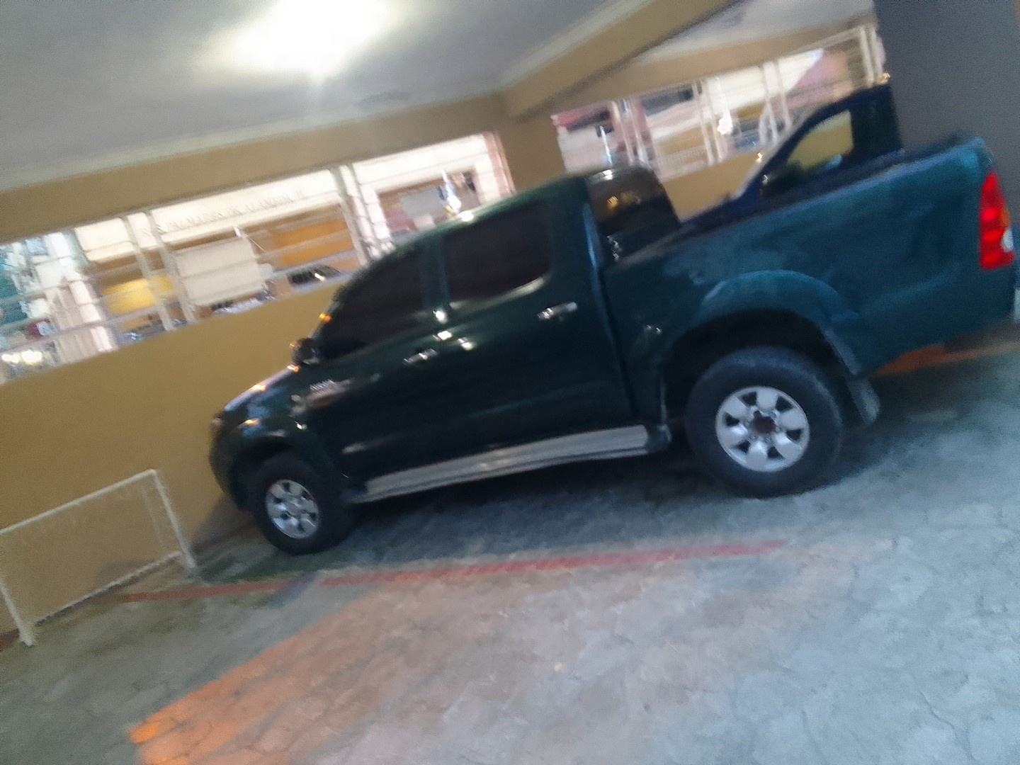 jeepetas y camionetas - Vendo camioneta Toyota hilux 2009 4