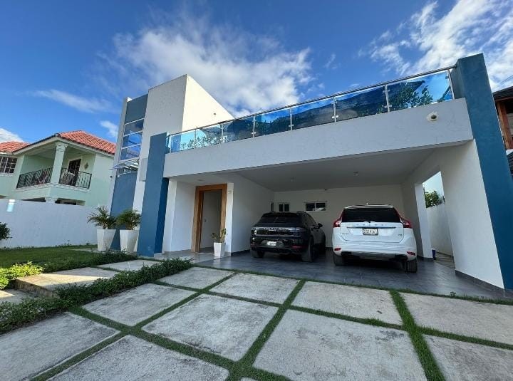 casas - Moderna Casa de Venta en Villa Maria  0