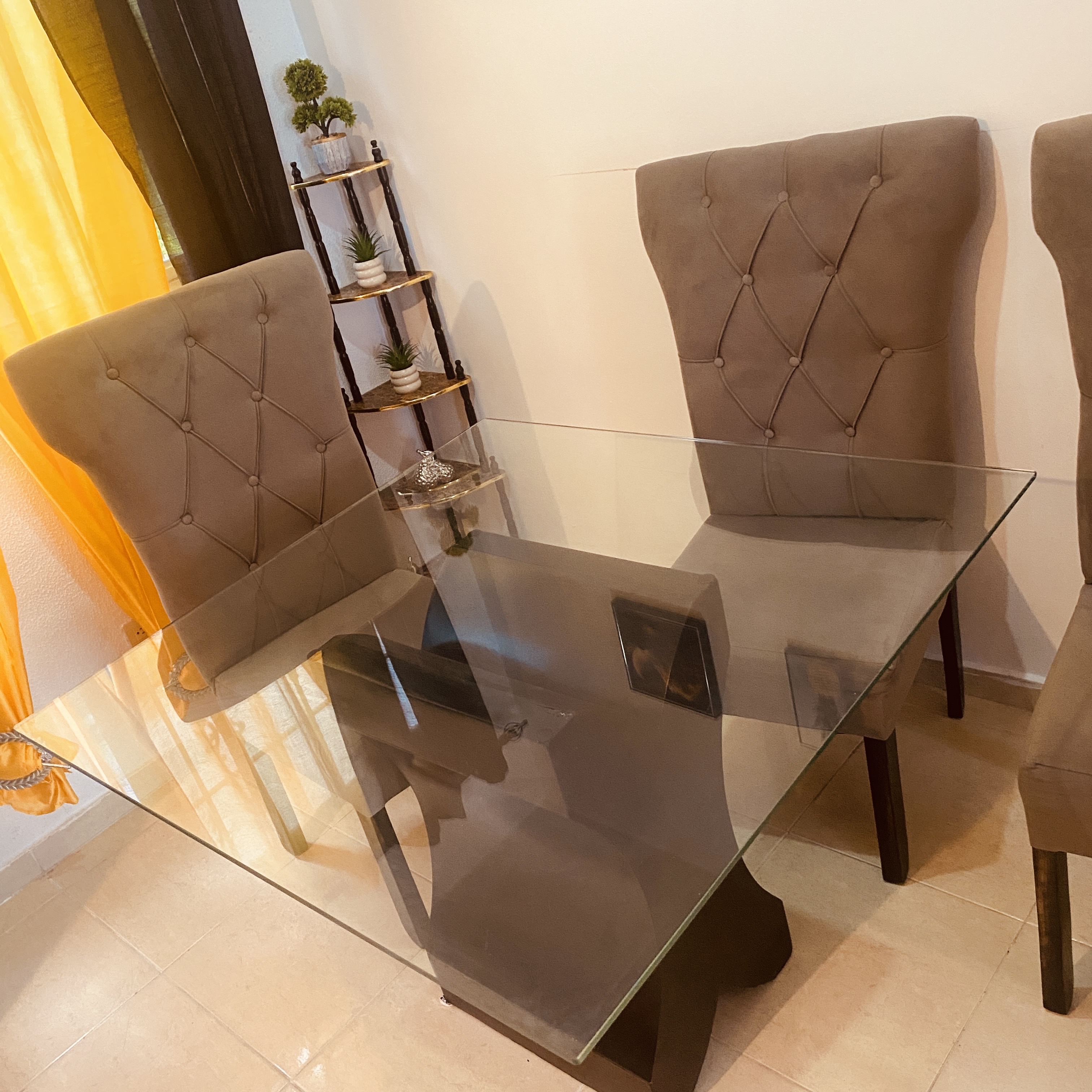 muebles y colchones - vende comédie 4 sillas 1