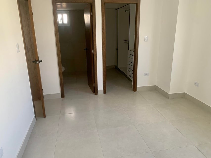 apartamentos - Apartamento en alquiler,2 dormitorios, piscina, balcón, gimnasio, aire acondic. 4