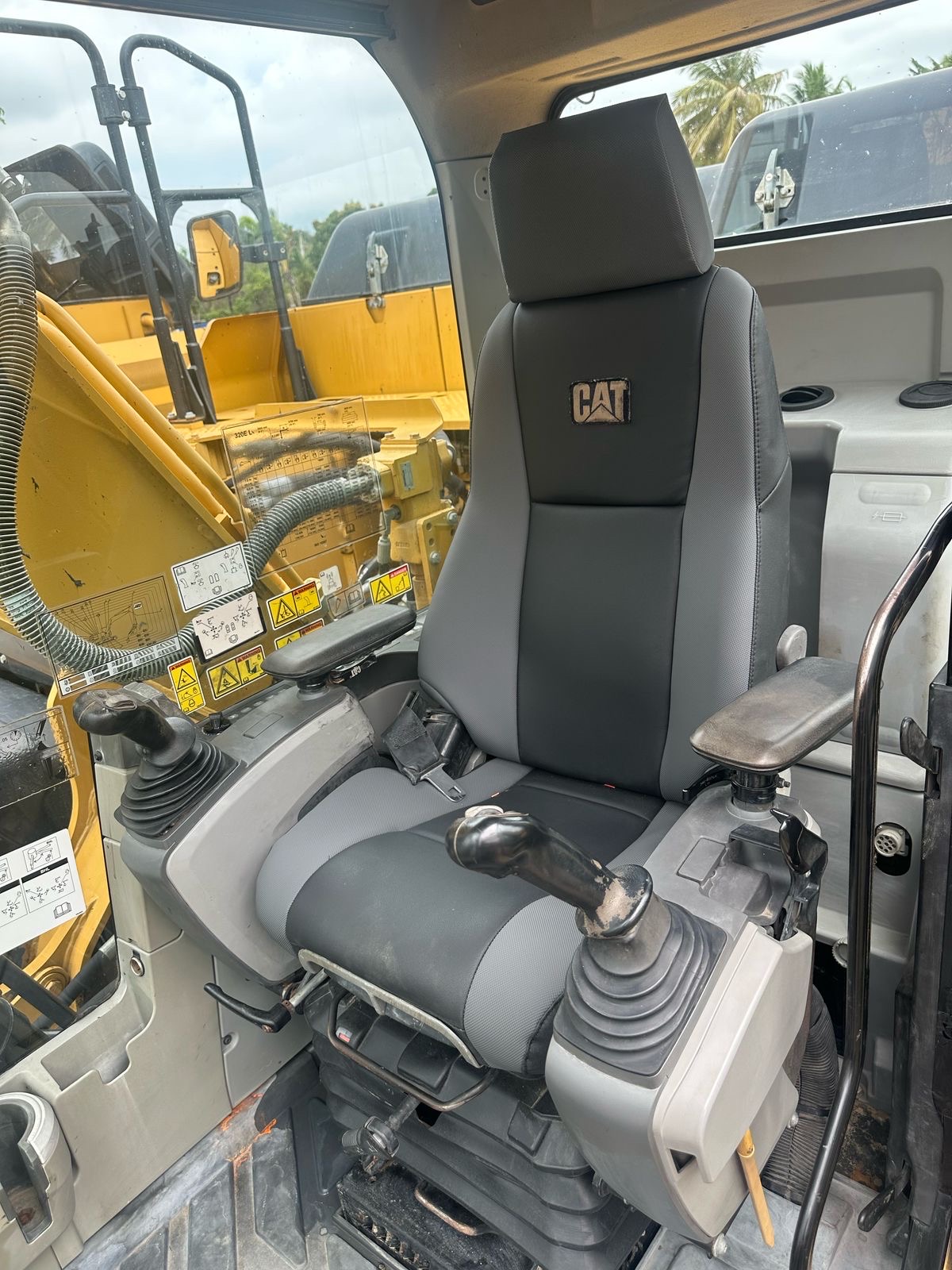 camiones y vehiculos pesados - 2013 Cat 320EL
 9
