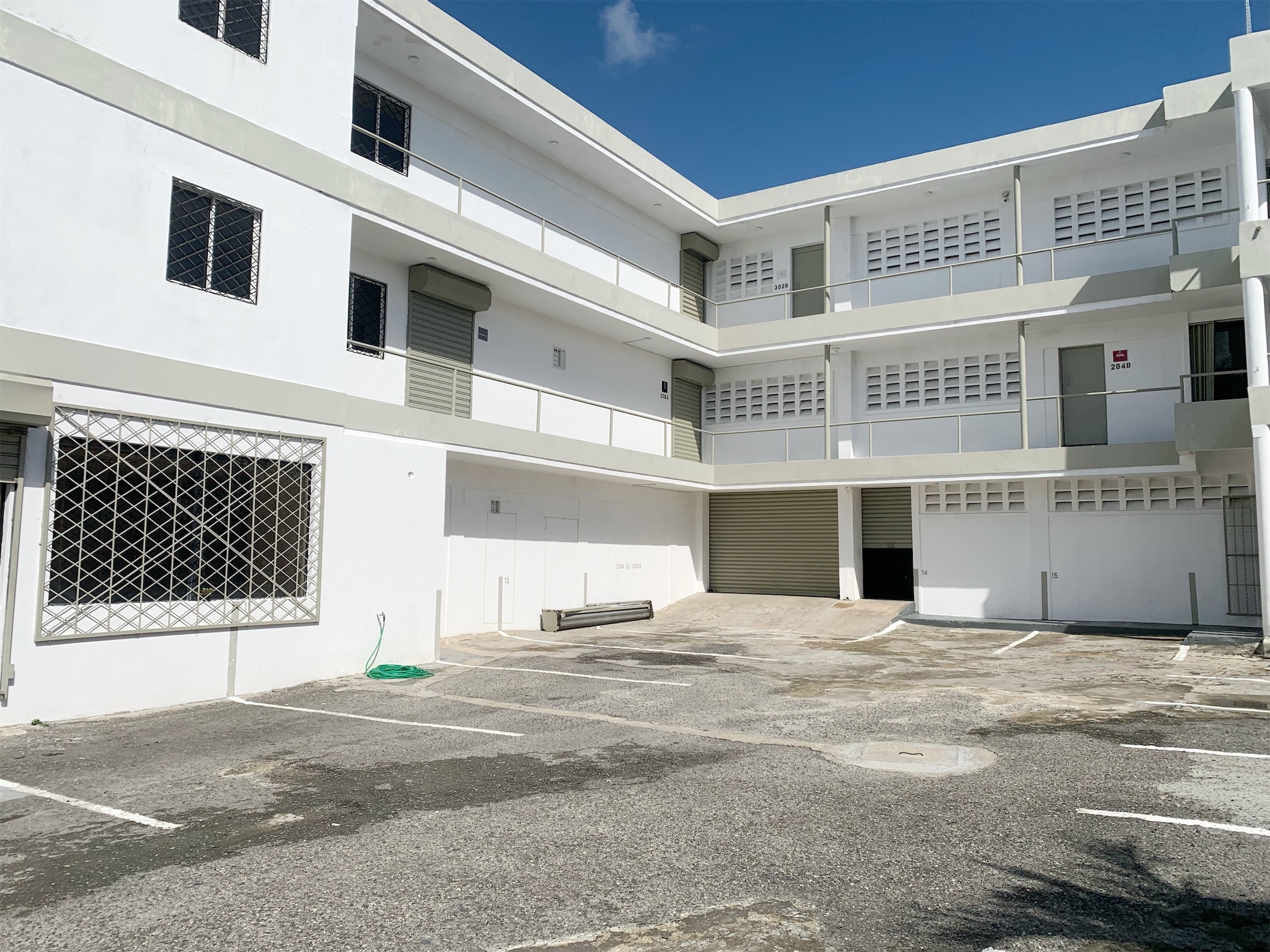 oficinas y locales comerciales - Locales en zona céntrica del quisqueya 1