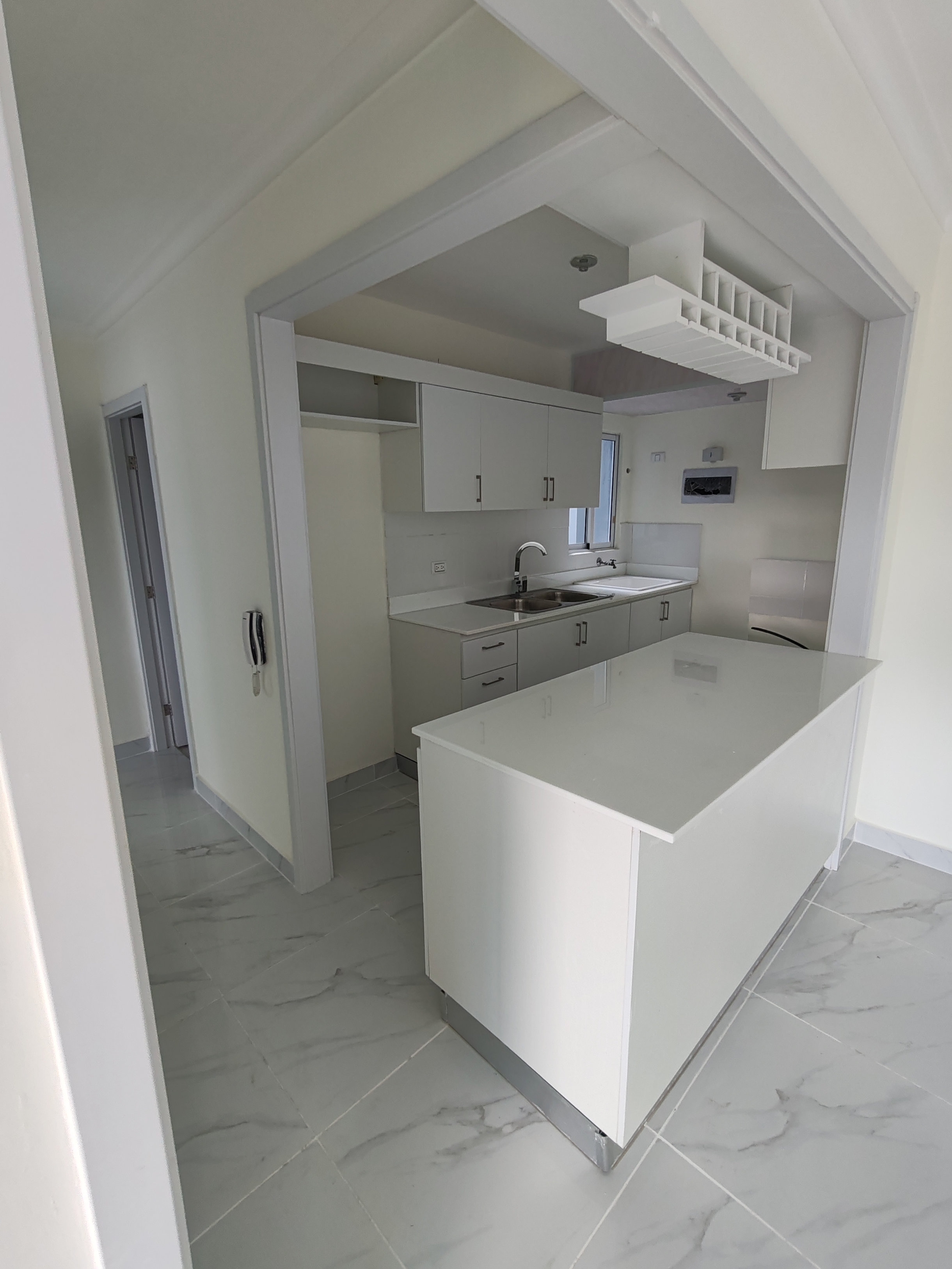 apartamentos - Vendo 3er piso en Res Las Cayenas, Aut San Isidro  2
