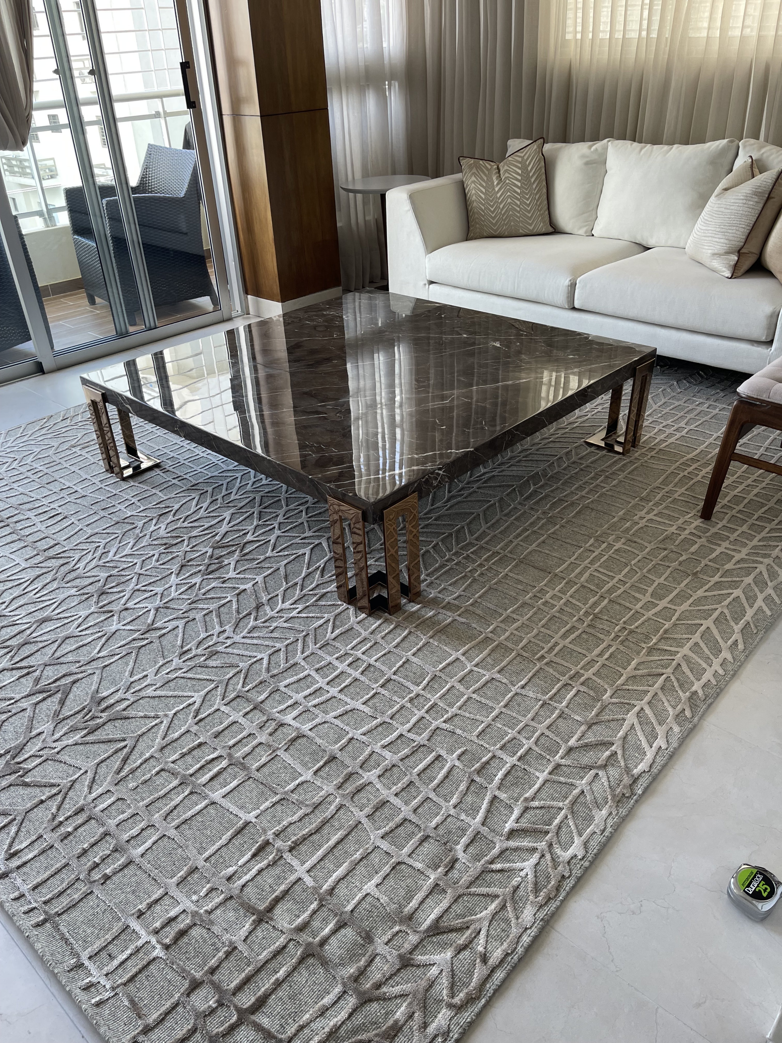 decoración y accesorios - Vendo sofisticada alfombra de sala o comedor como nueva 4