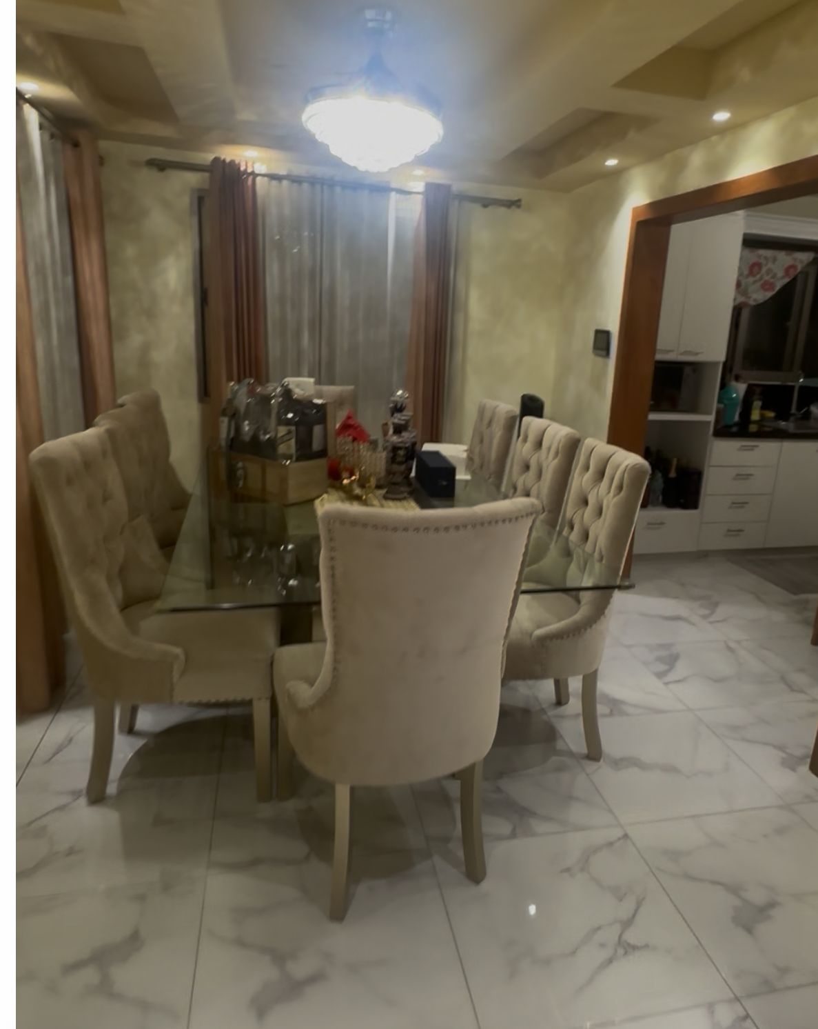 muebles y colchones - Comedor de 8 sillas en caoba 0