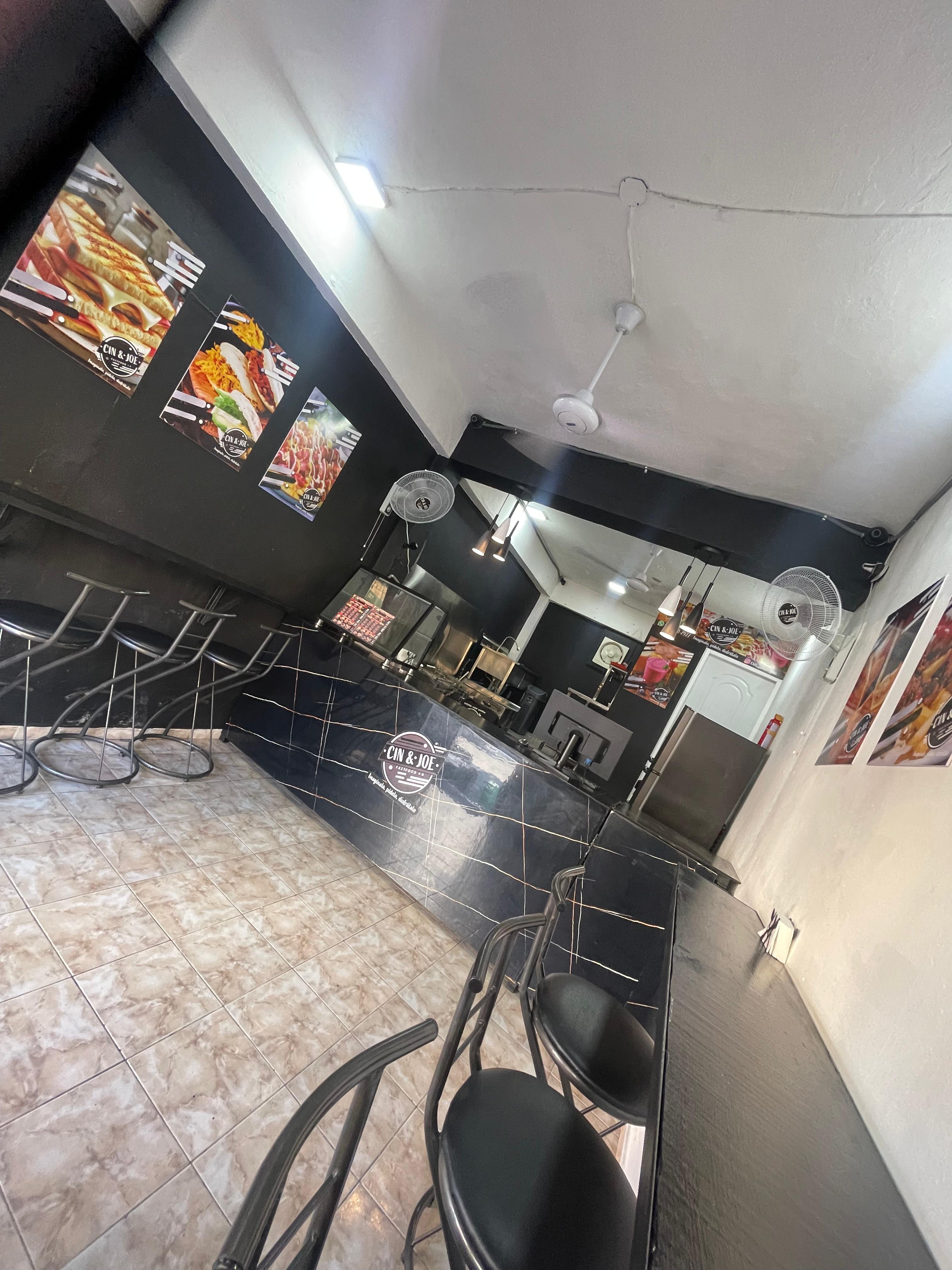 negocios en venta - Se vende cafetería en excelente ubicación  5