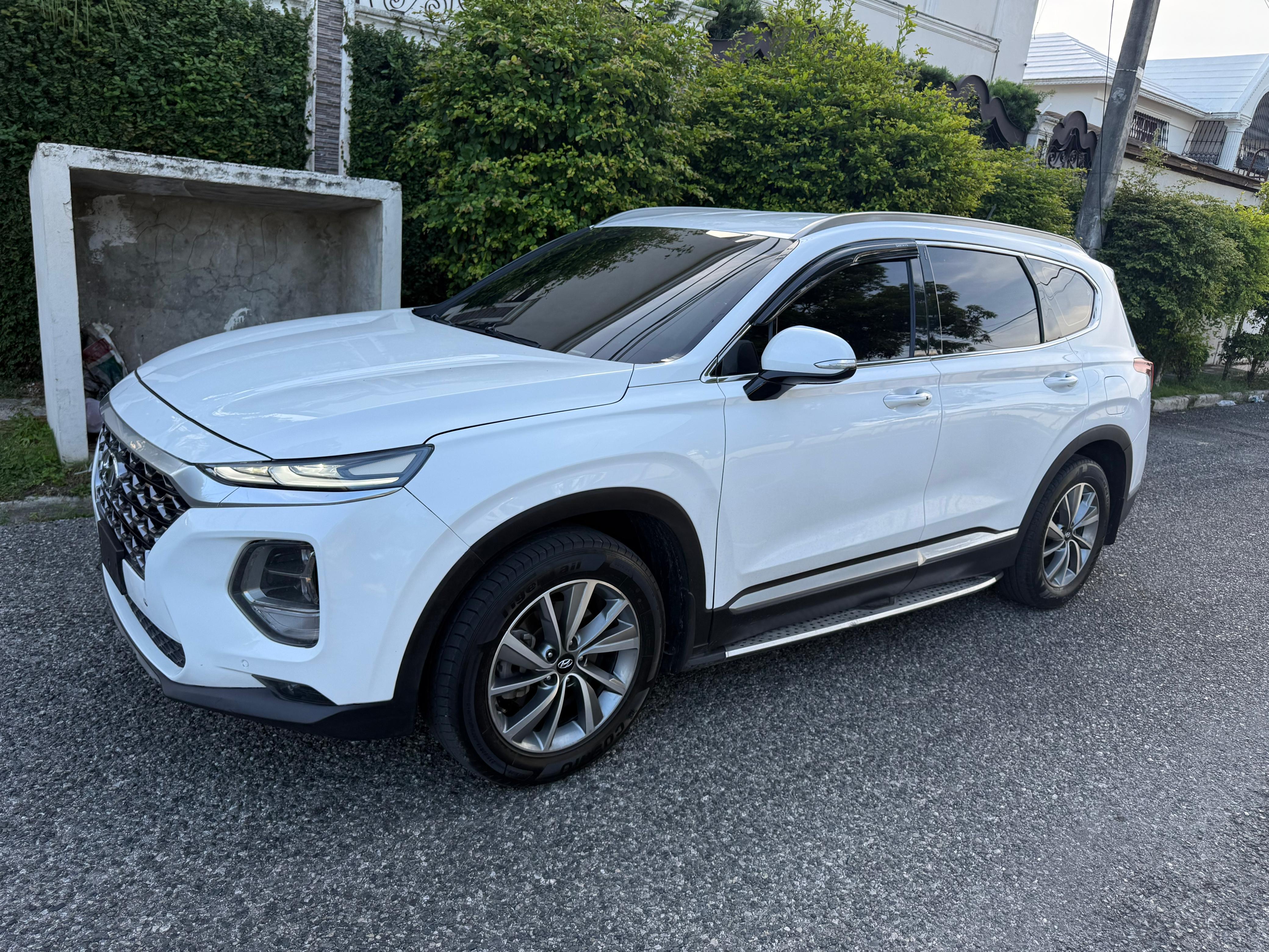 jeepetas y camionetas - Se vende Hyundai Santa Fe - Unico dueño  2