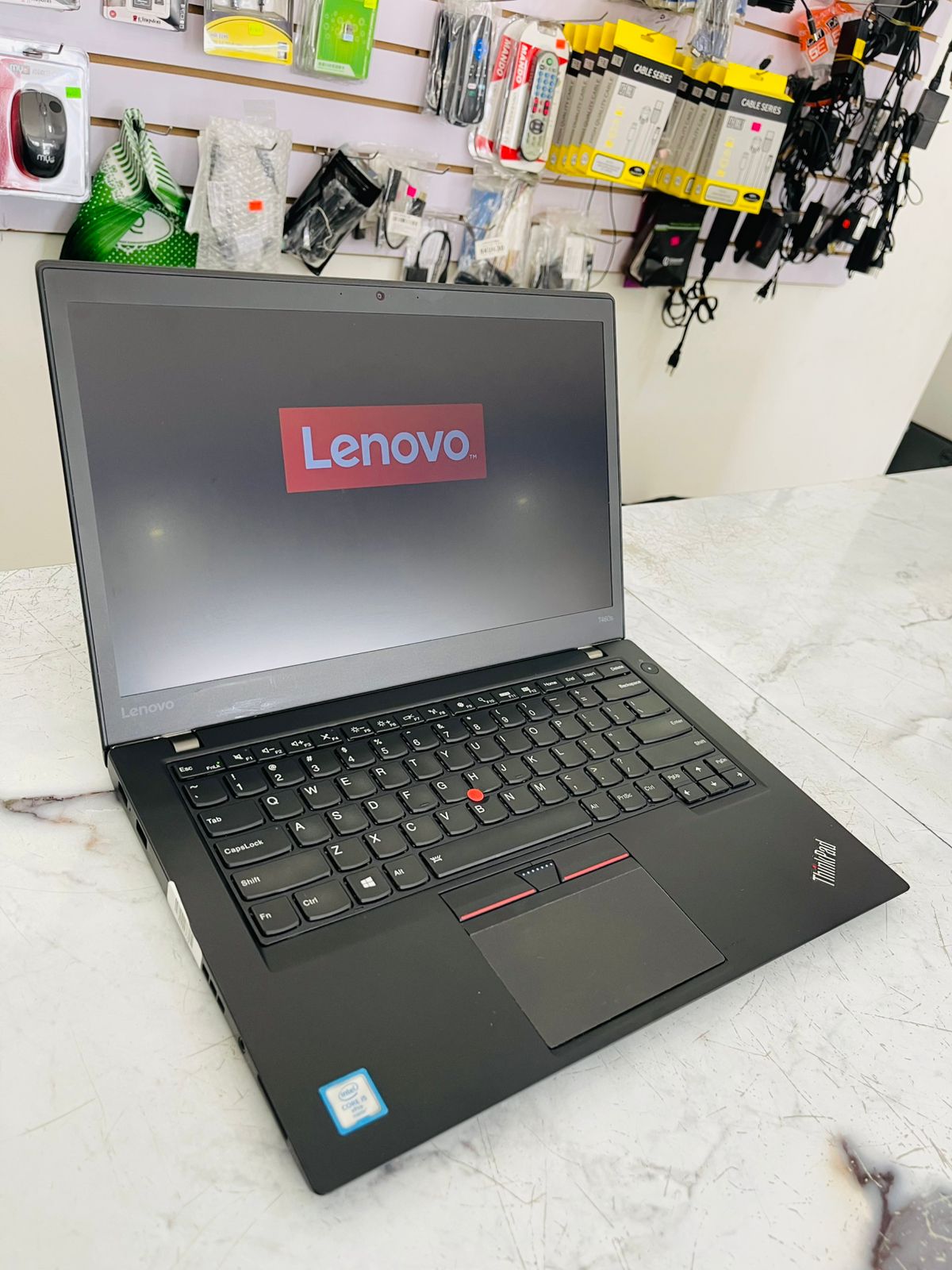 computadoras y laptops - Laptop Lenovo ThinkPad T460S / T470S en oferta 2