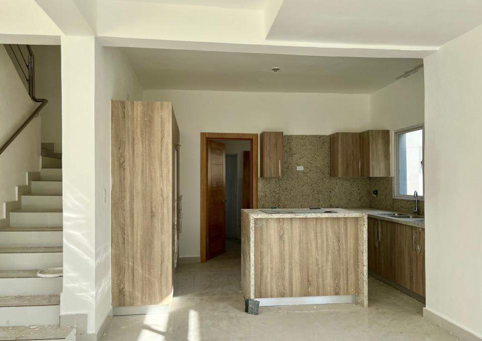 casas - Hermosa casa con patio adicional en Quistas Del Sur 3
