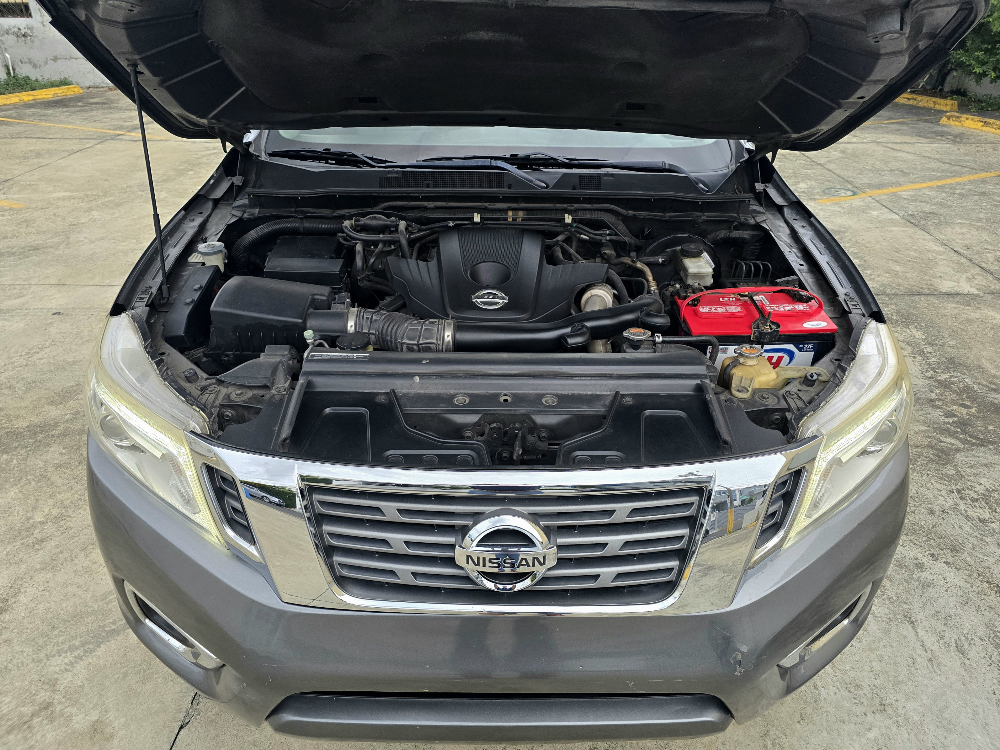 jeepetas y camionetas - Nissan Frontier NP300 4x4 Automática 2016 8