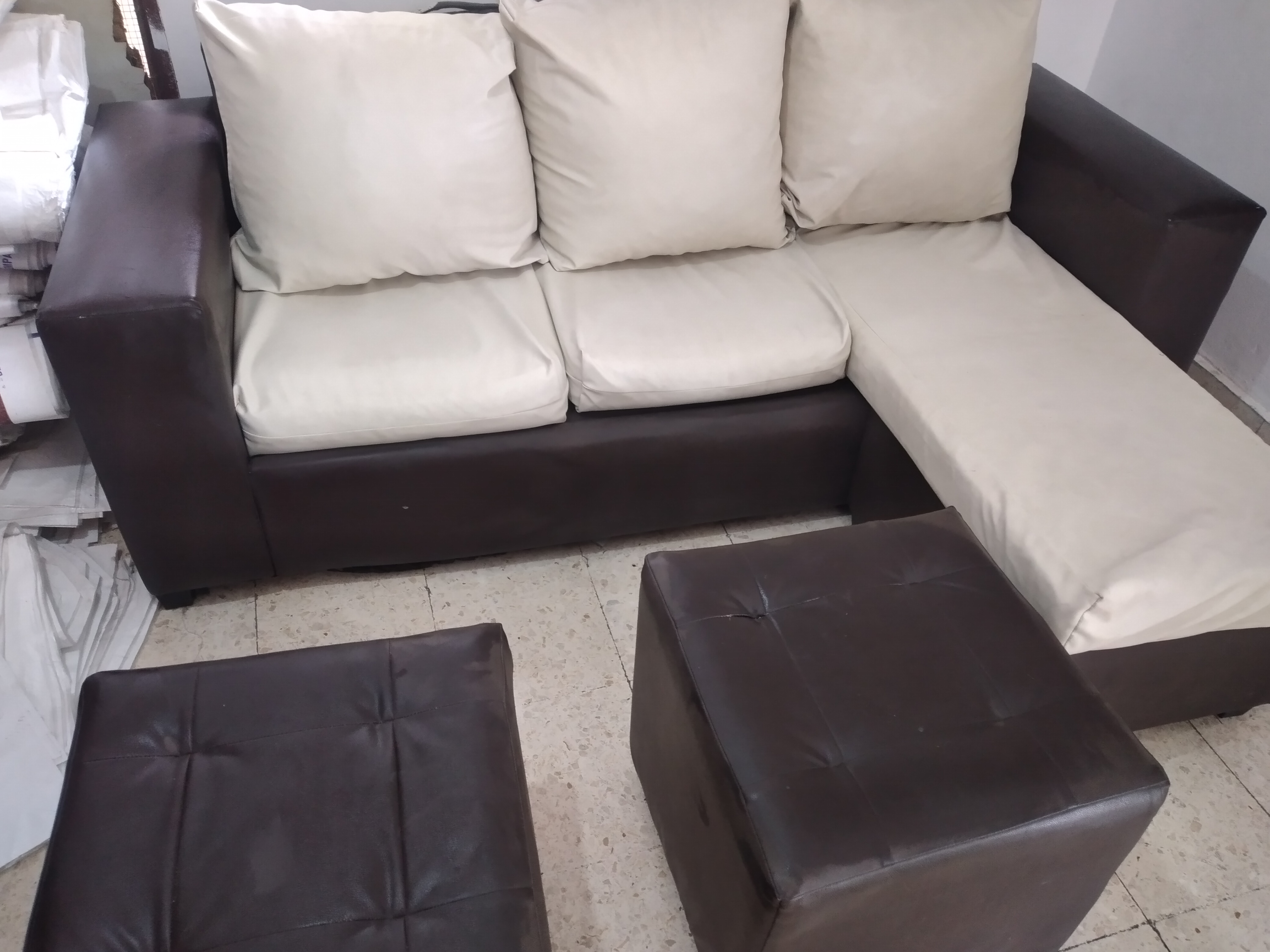 muebles y colchones - Mueble tipo L con otomanes  2