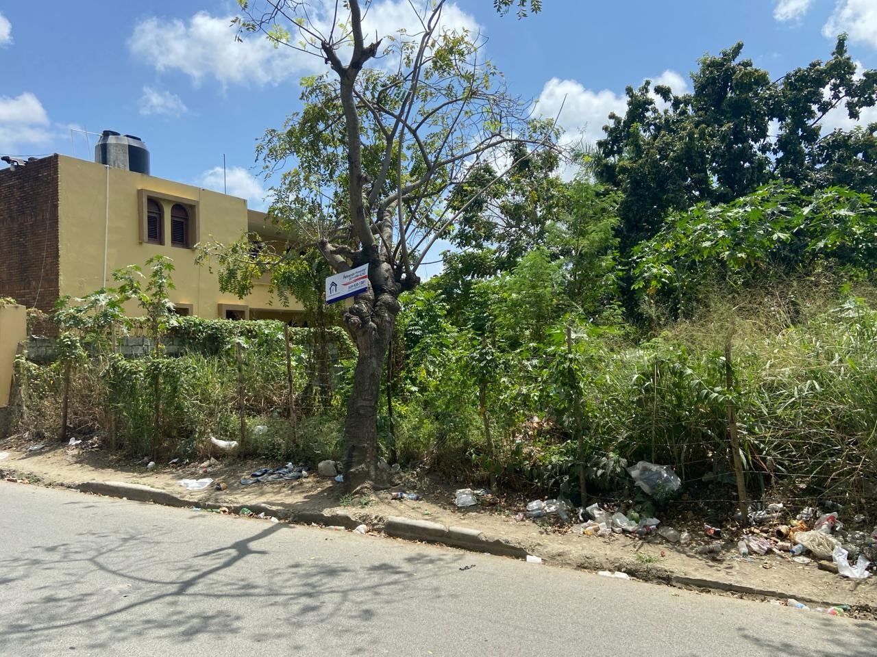 solares y terrenos - Solar de 684m2 con vocación residencial  0