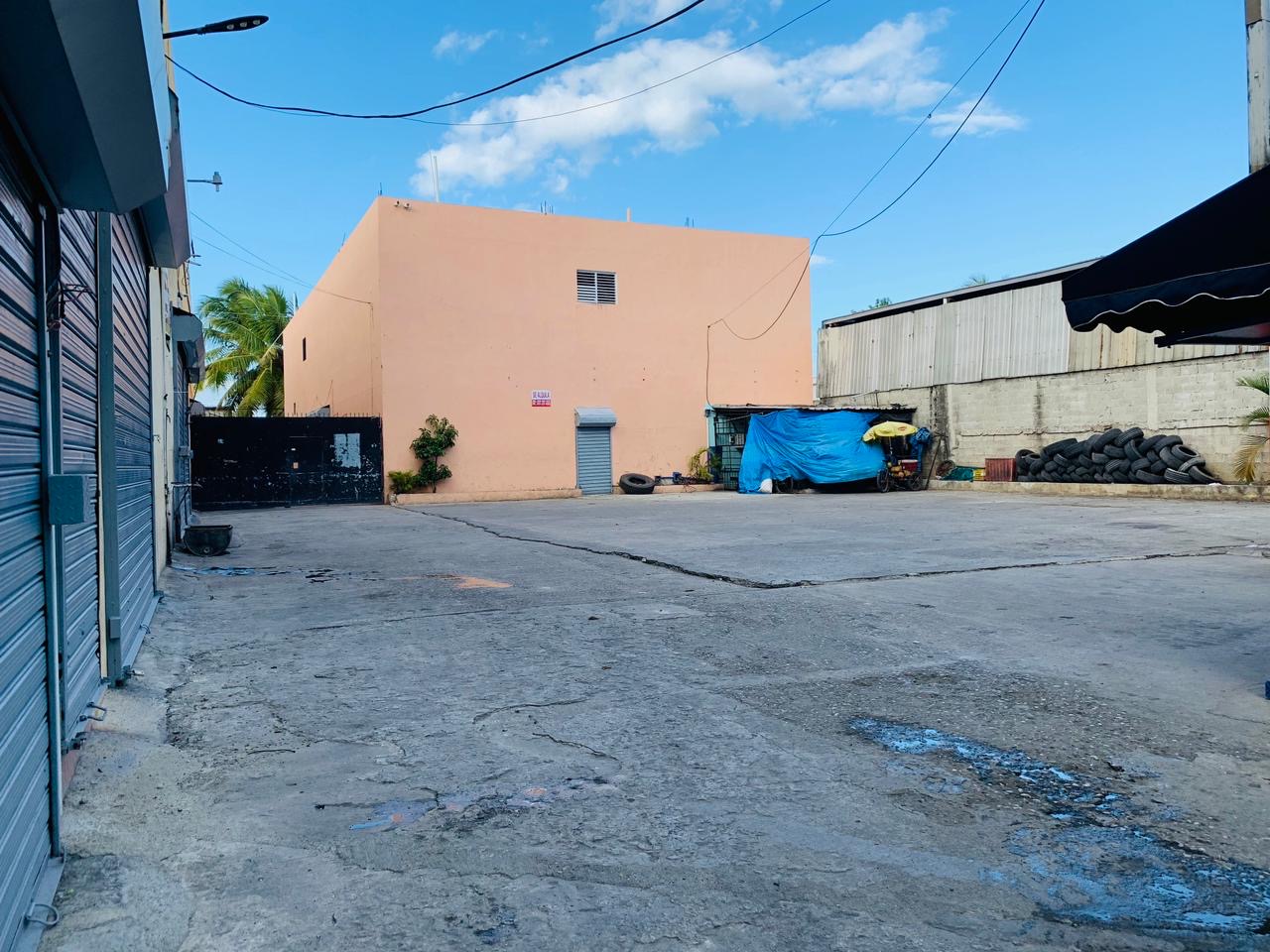 oficinas y locales comerciales - Santo domingo este alquilo nave  1
