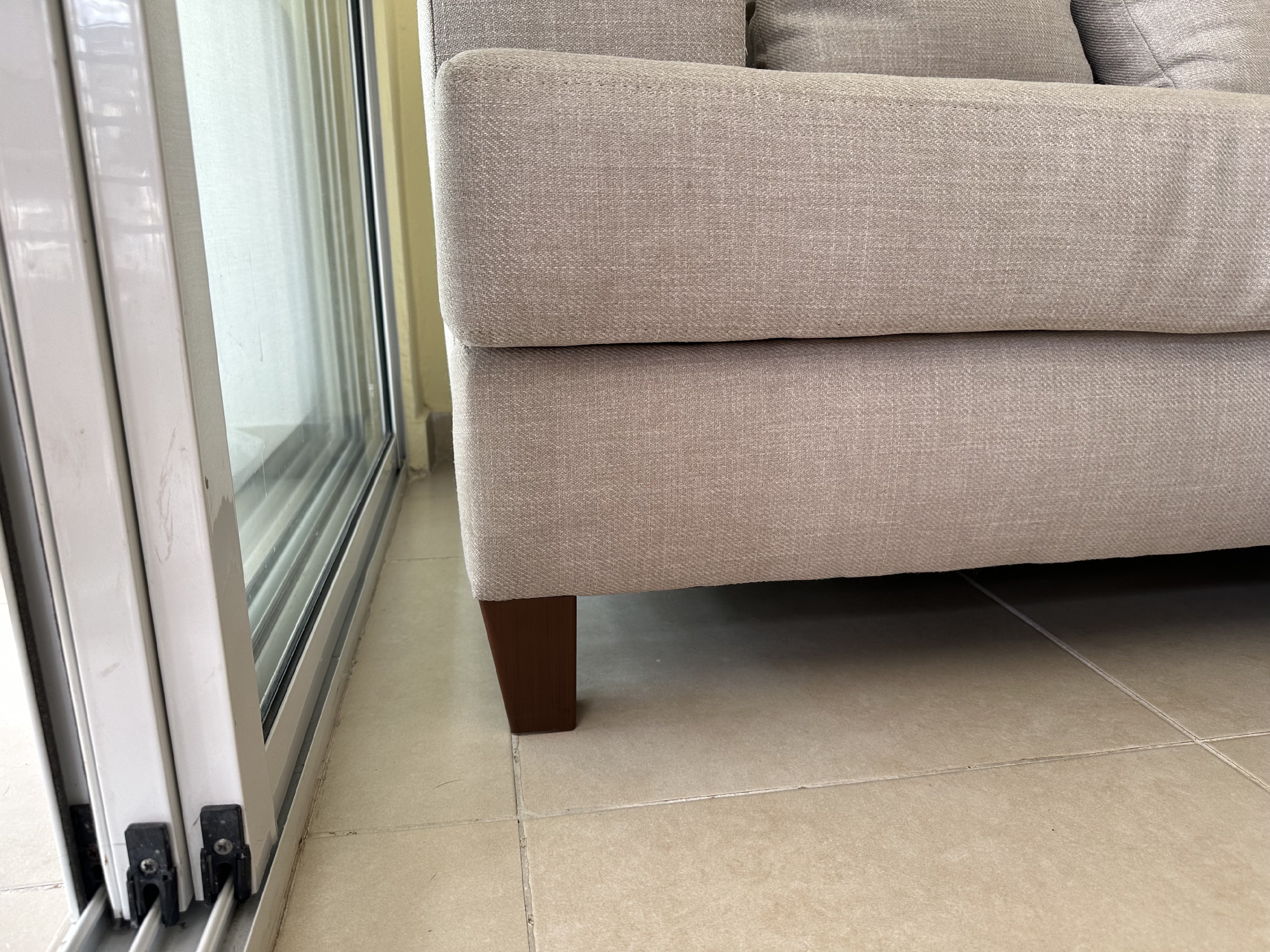 muebles y colchones - Mueble en forma de L. tapizado en canvas americana. tamaño 2.85cm * 1.85 CM .  3