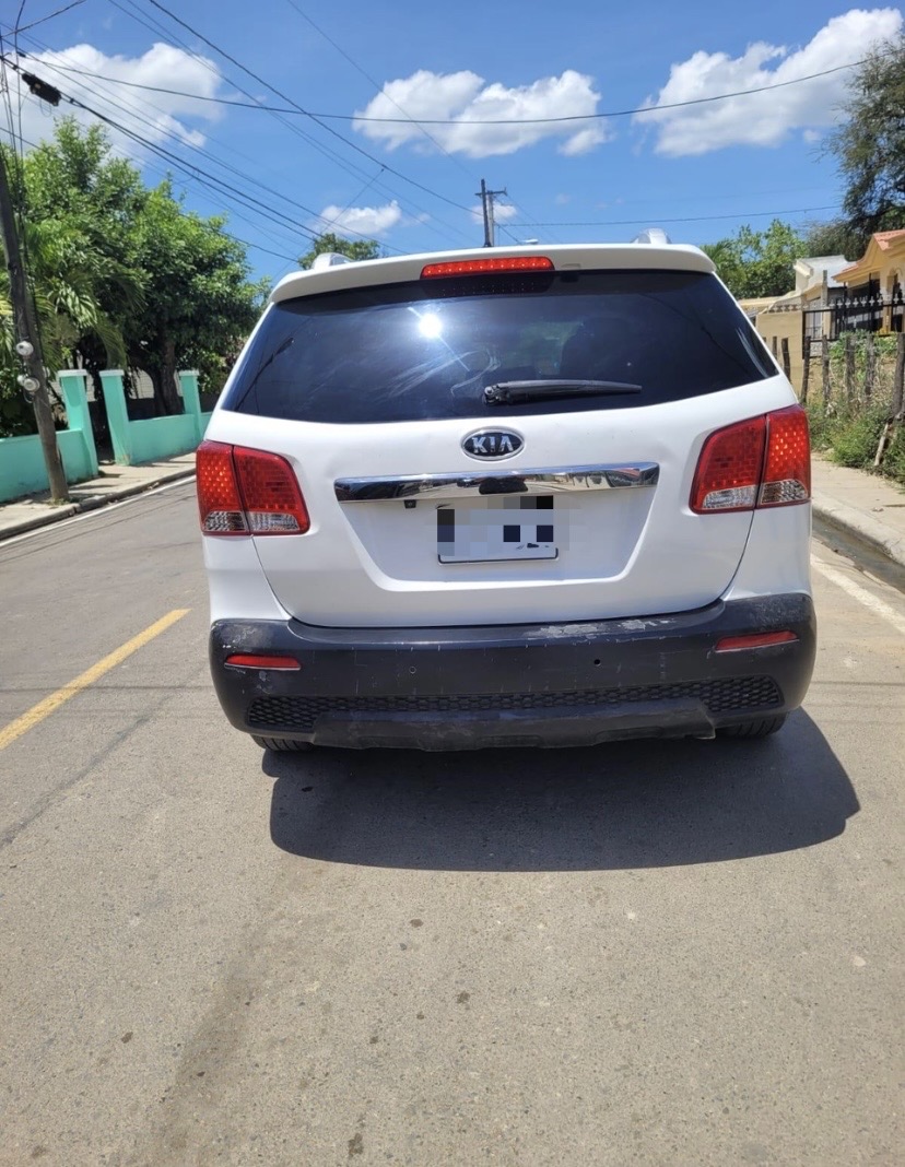 jeepetas y camionetas - Kia Sorento 2013 / 3 filas de asiento  3