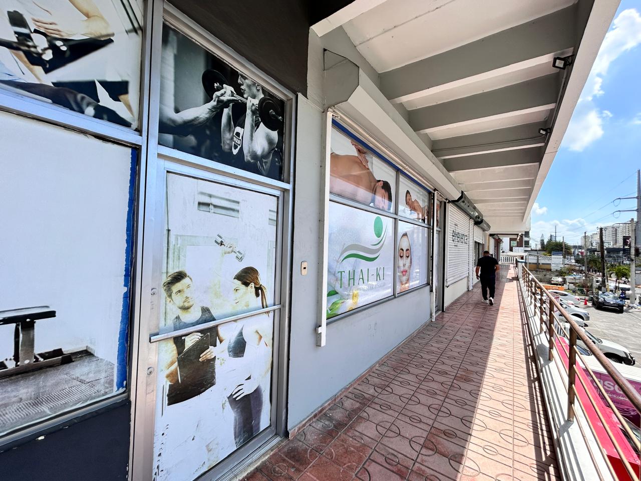 oficinas y locales comerciales - LOCALl en Plaza e ideal SPA  OFICINA, MULTIPLES  NEGOCIOS PLAZA JM EN LA RÓMULO 