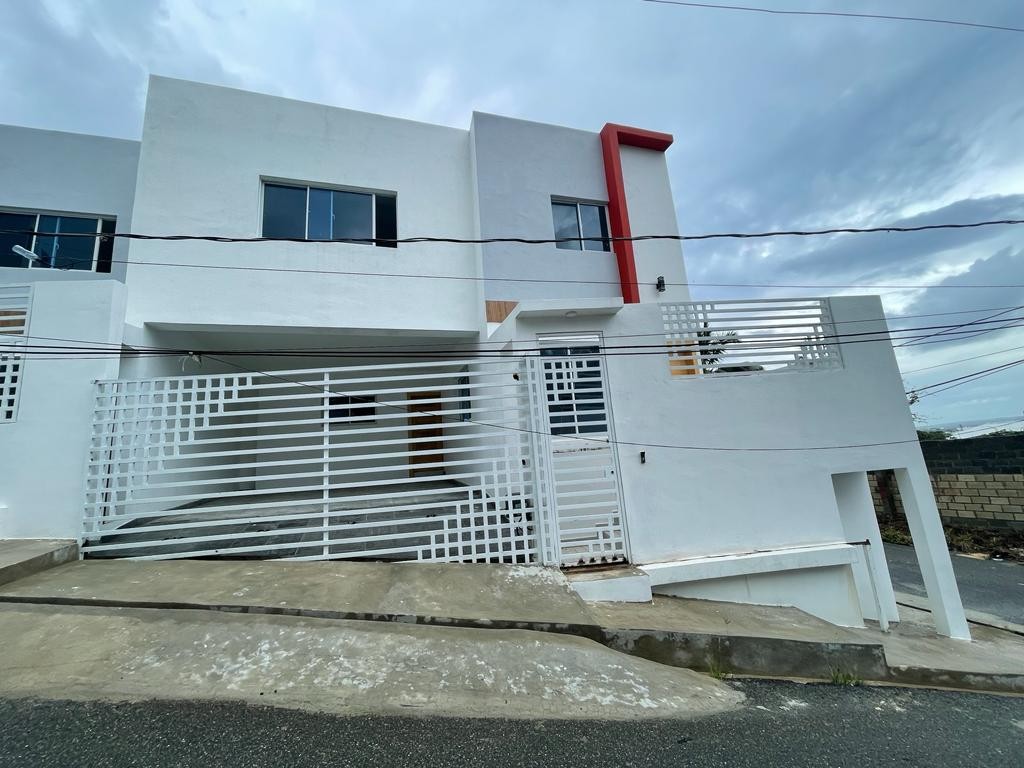 casas - Casa en VENTA en MIRADOR DEL OESTE 

 PRECIO: US $284,000
 8