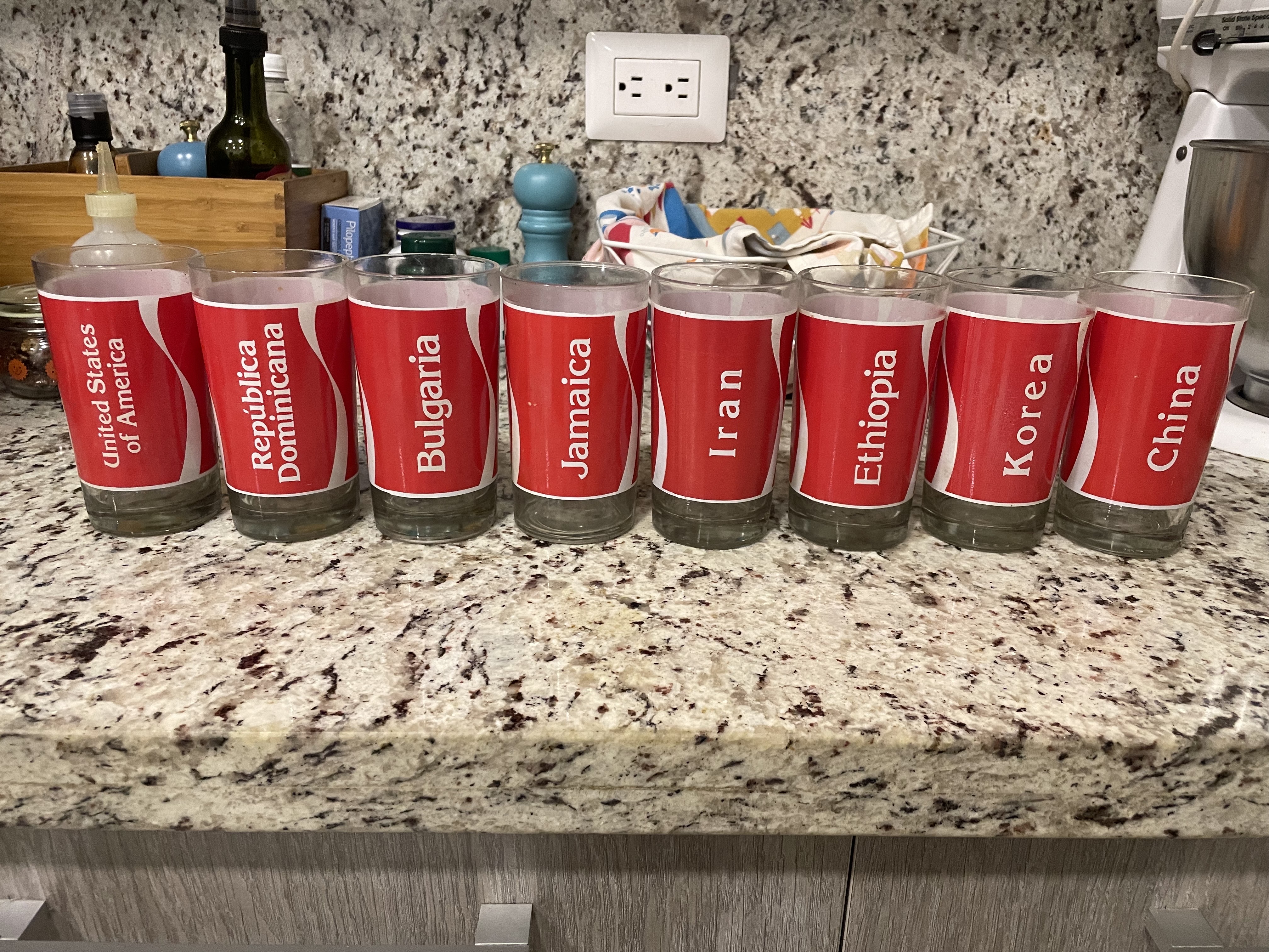 cocina - vasos Coca Cola coleccionables, varios países  2