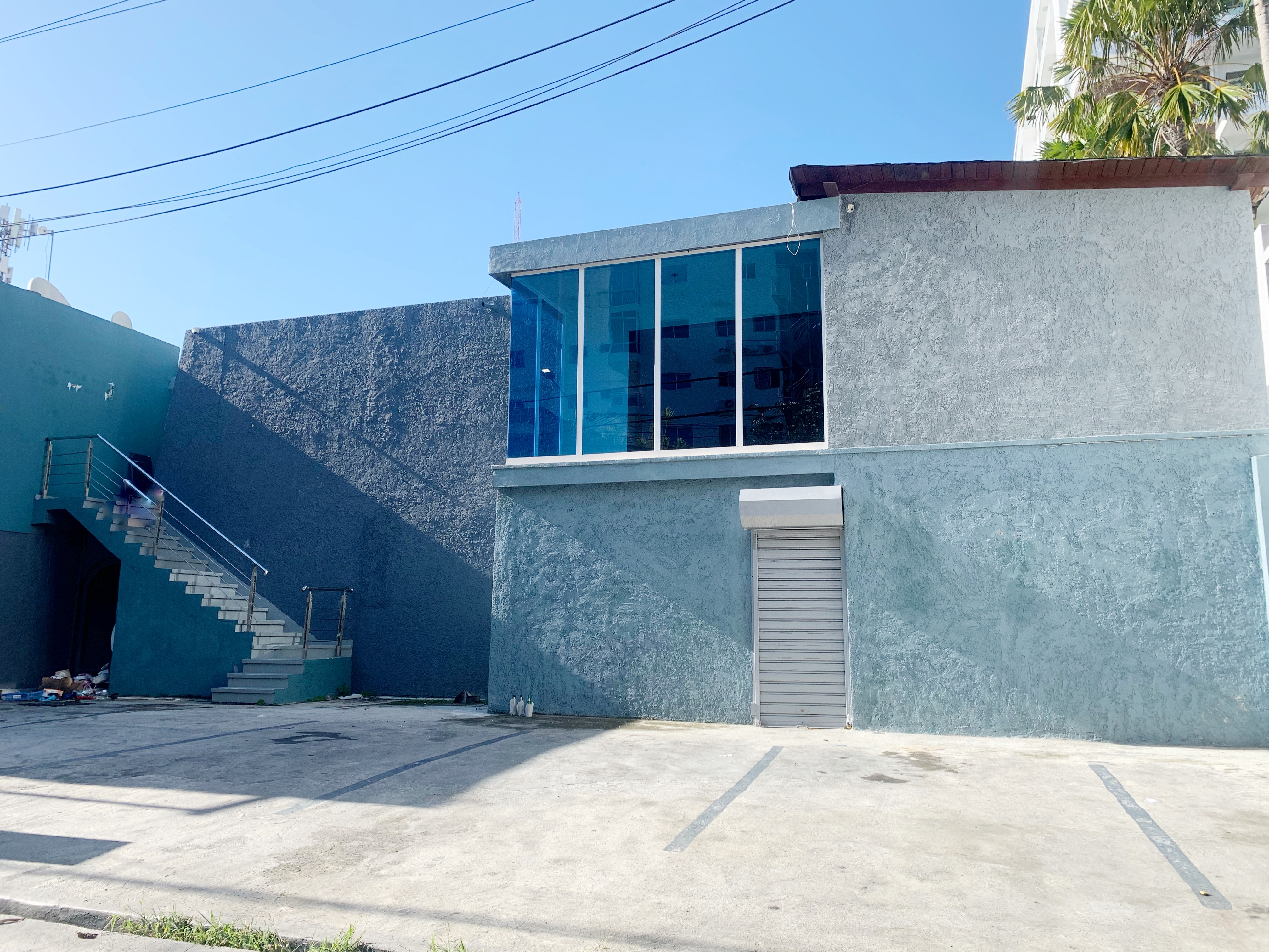 oficinas y locales comerciales - Local céntrico Renacimiento 7