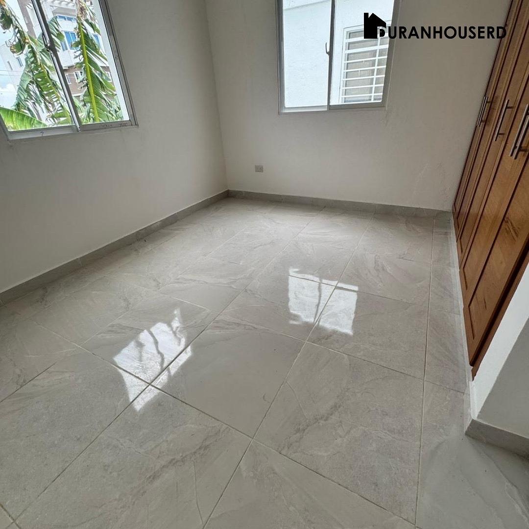 casas - venta de casa lista en la autopista de san Isidro proyecto cerrado  2