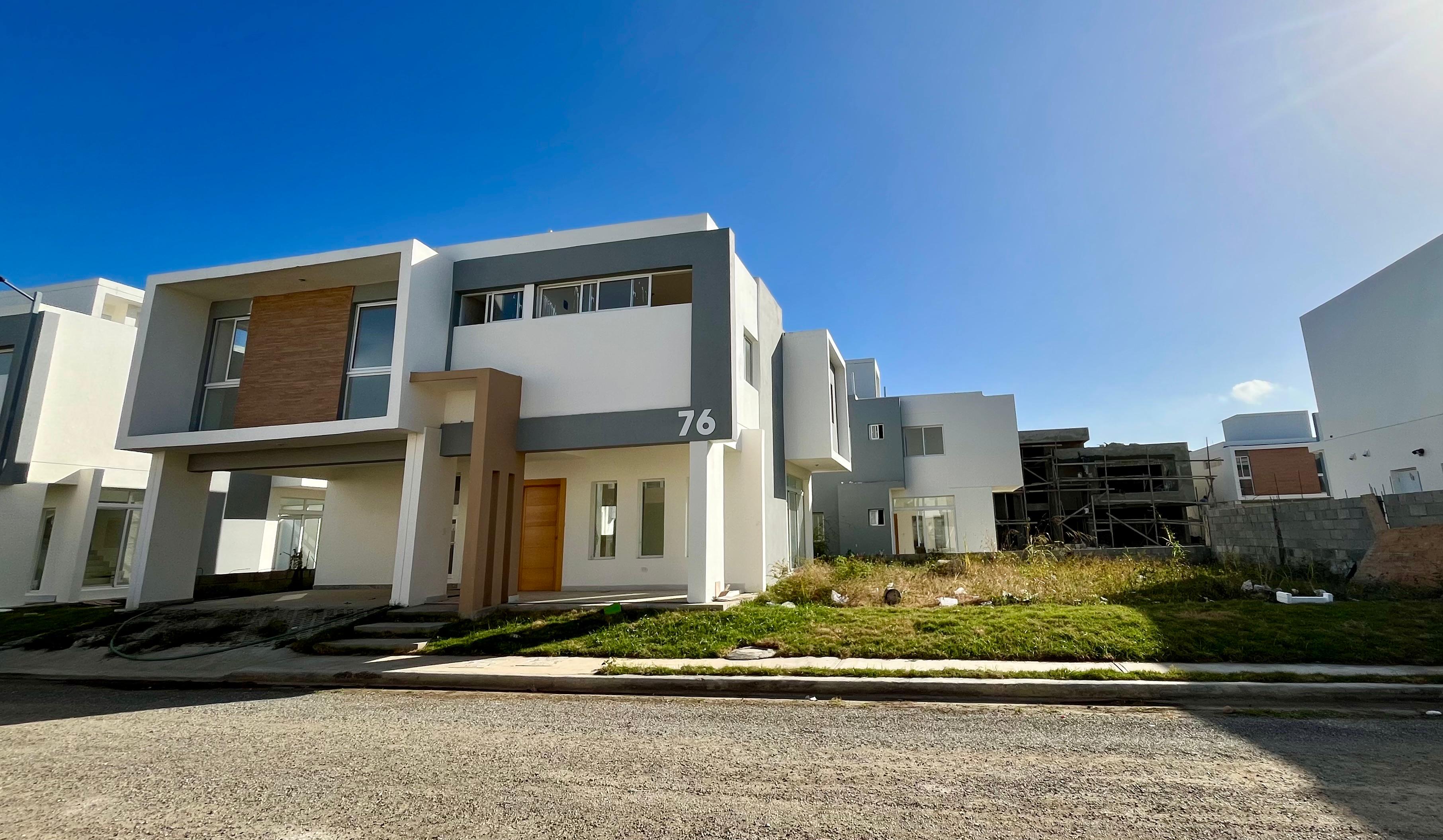 casas - Casa nueva de 2 niveles en residencial cerrado 1