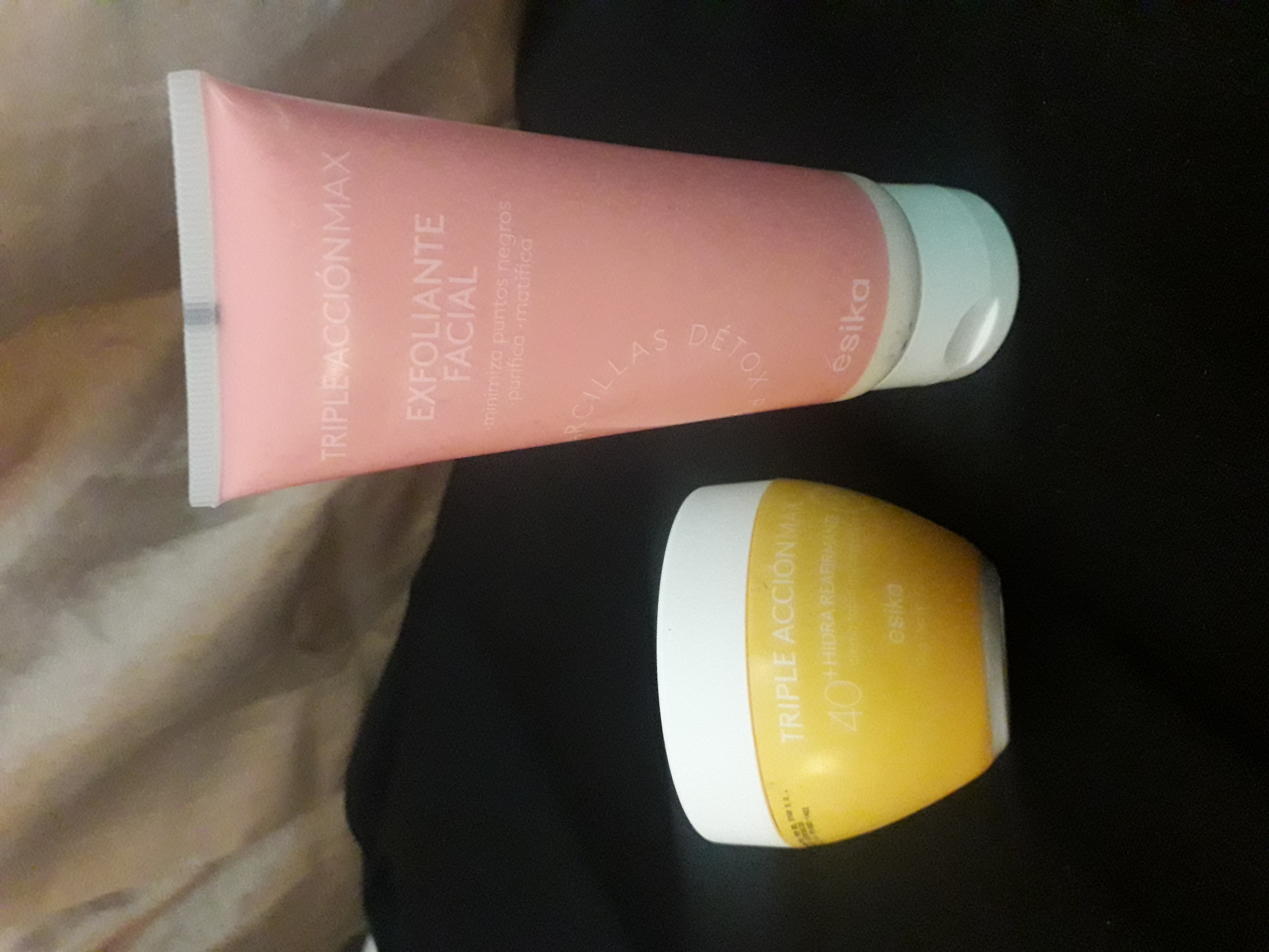 salud y belleza -  Crema facial prevencion,hidratante~ tripleaccionmax de esika,+exfoliante gratis 0