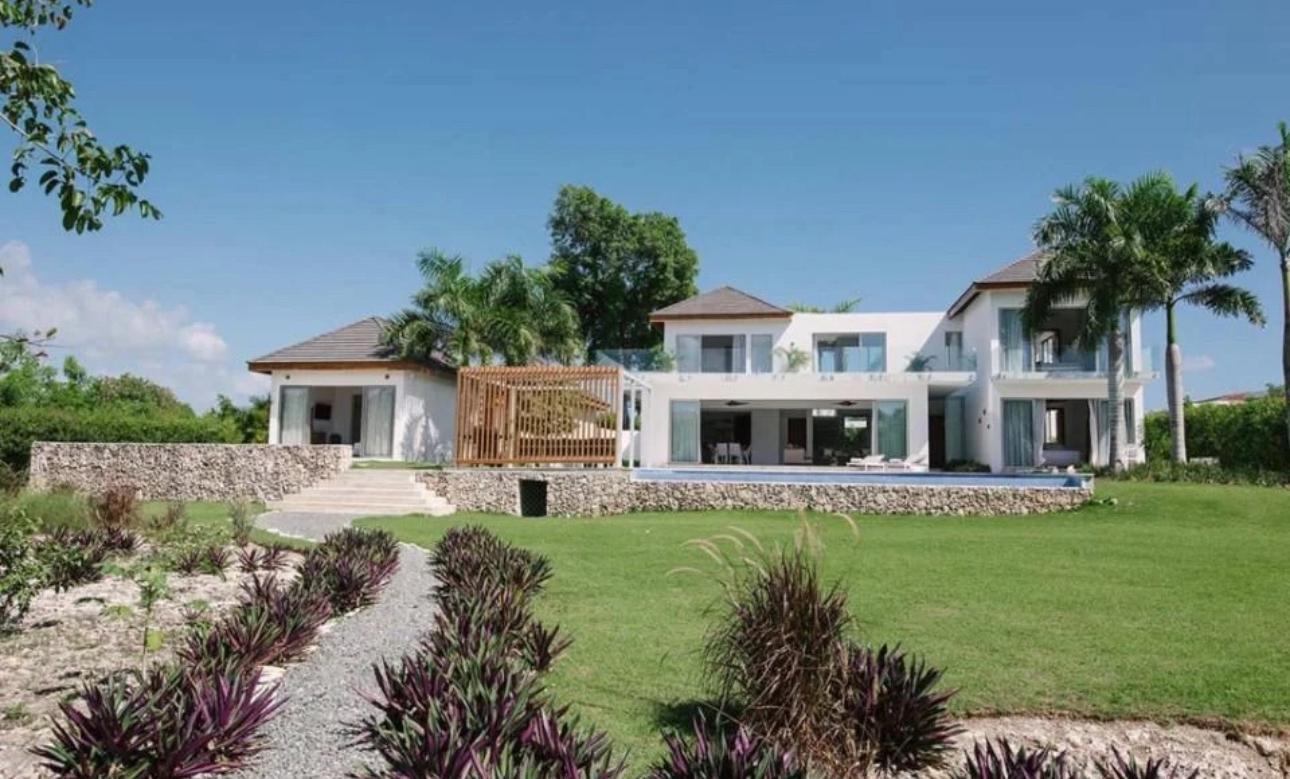 casas vacacionales y villas - Villa de Lujo en Cap Cana con Piscina Privada y 6 Habitaciones 1
