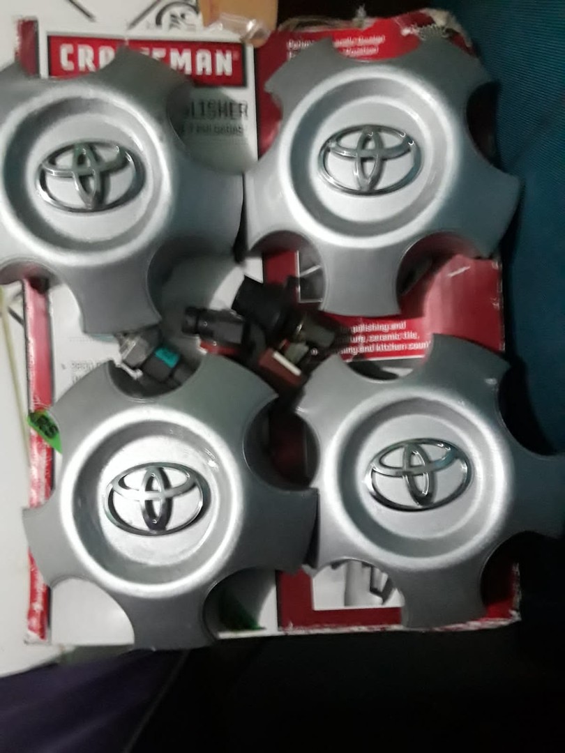 jeepetas y camionetas - CENTRO DE AROS JEEPETA TOYOTA TACOMA, RUNNER, HILUX 
