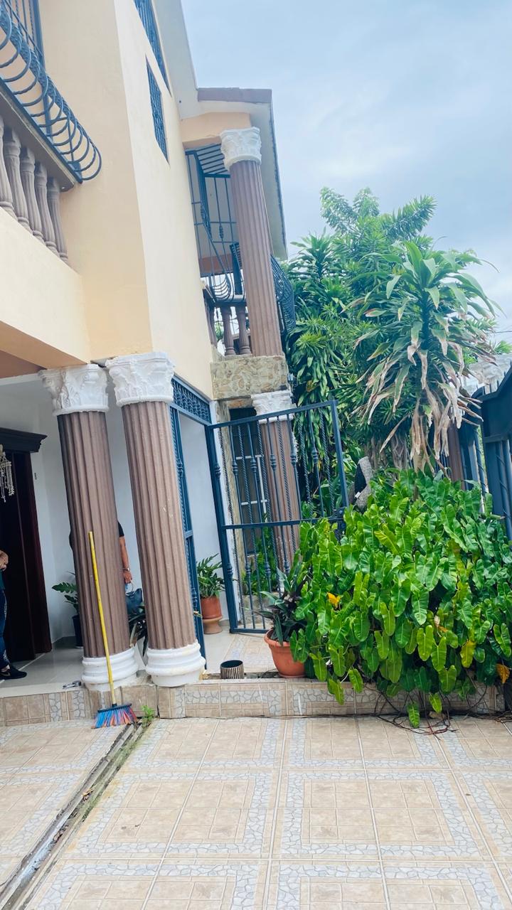 casas - CASA EN VENTA EN EL DORAL, SANTIAGO. 0