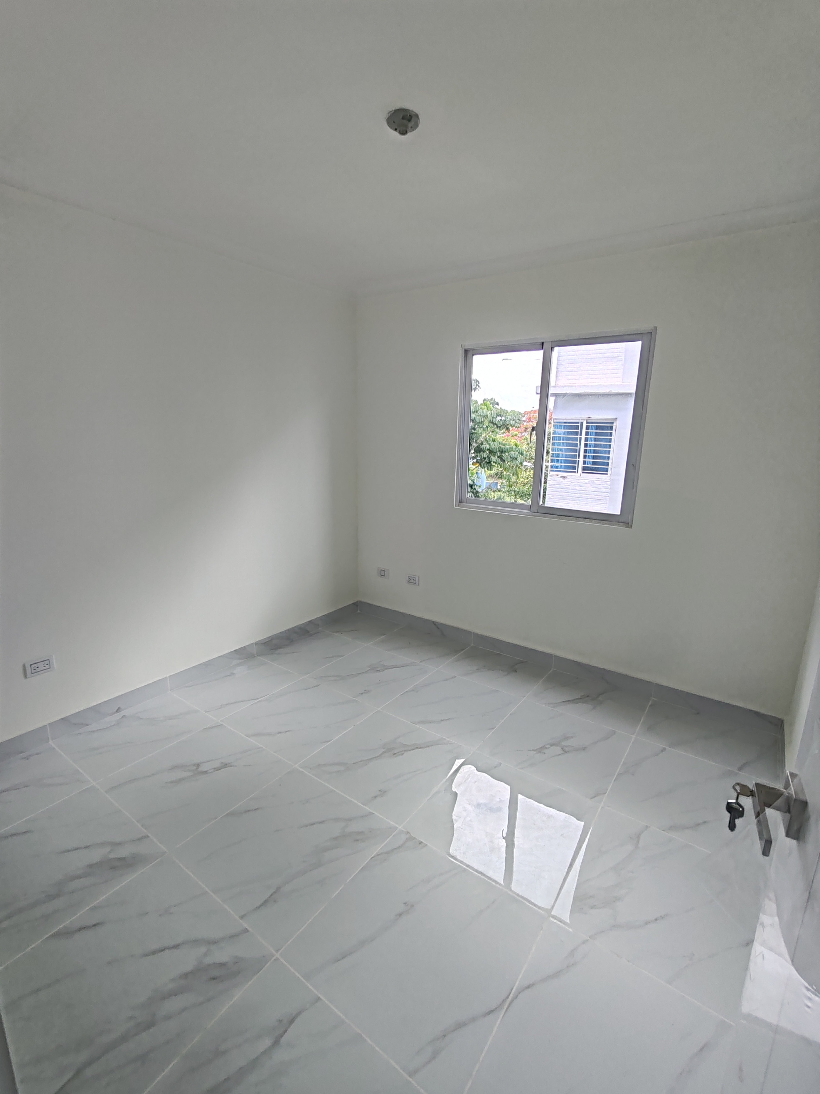 apartamentos - Vendo 3er piso en Res Las Cayenas, Aut San Isidro  3