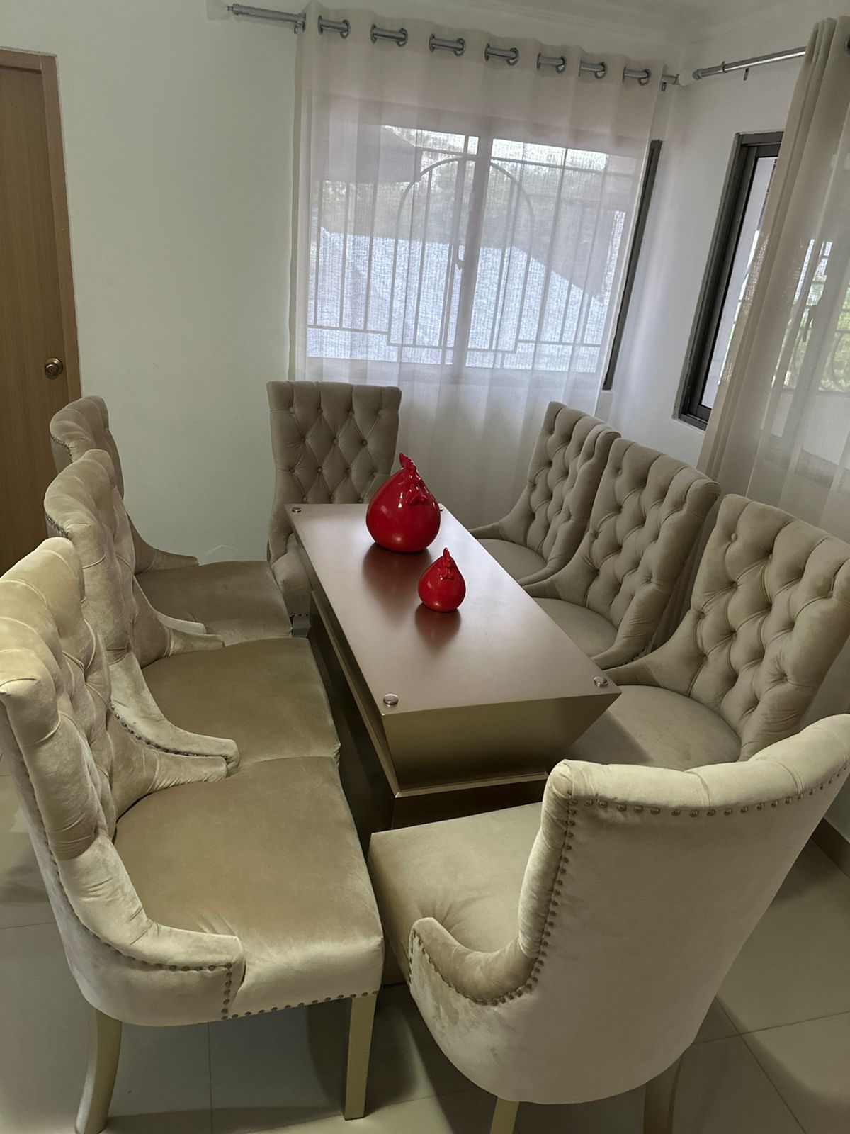 muebles y colchones - Comedor de 8 sillas en caoba 1