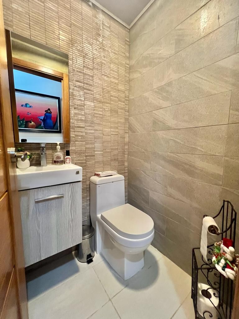 apartamentos - Naco
Vendo 2da con terraza, excelente ubicación y distribución con 162 metros. 8