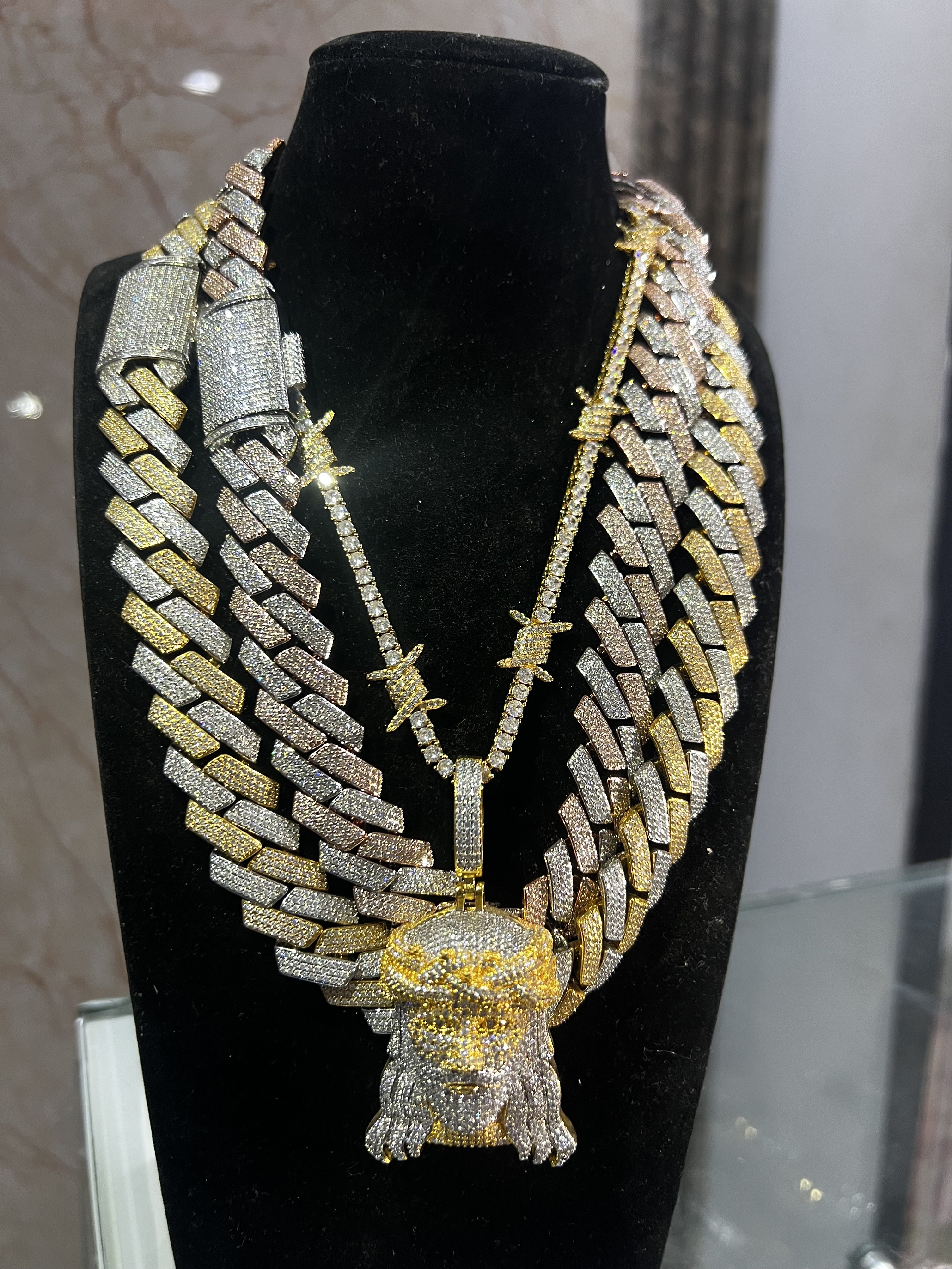 joyas, relojes y accesorios - Guillo Mónaco material brass 8