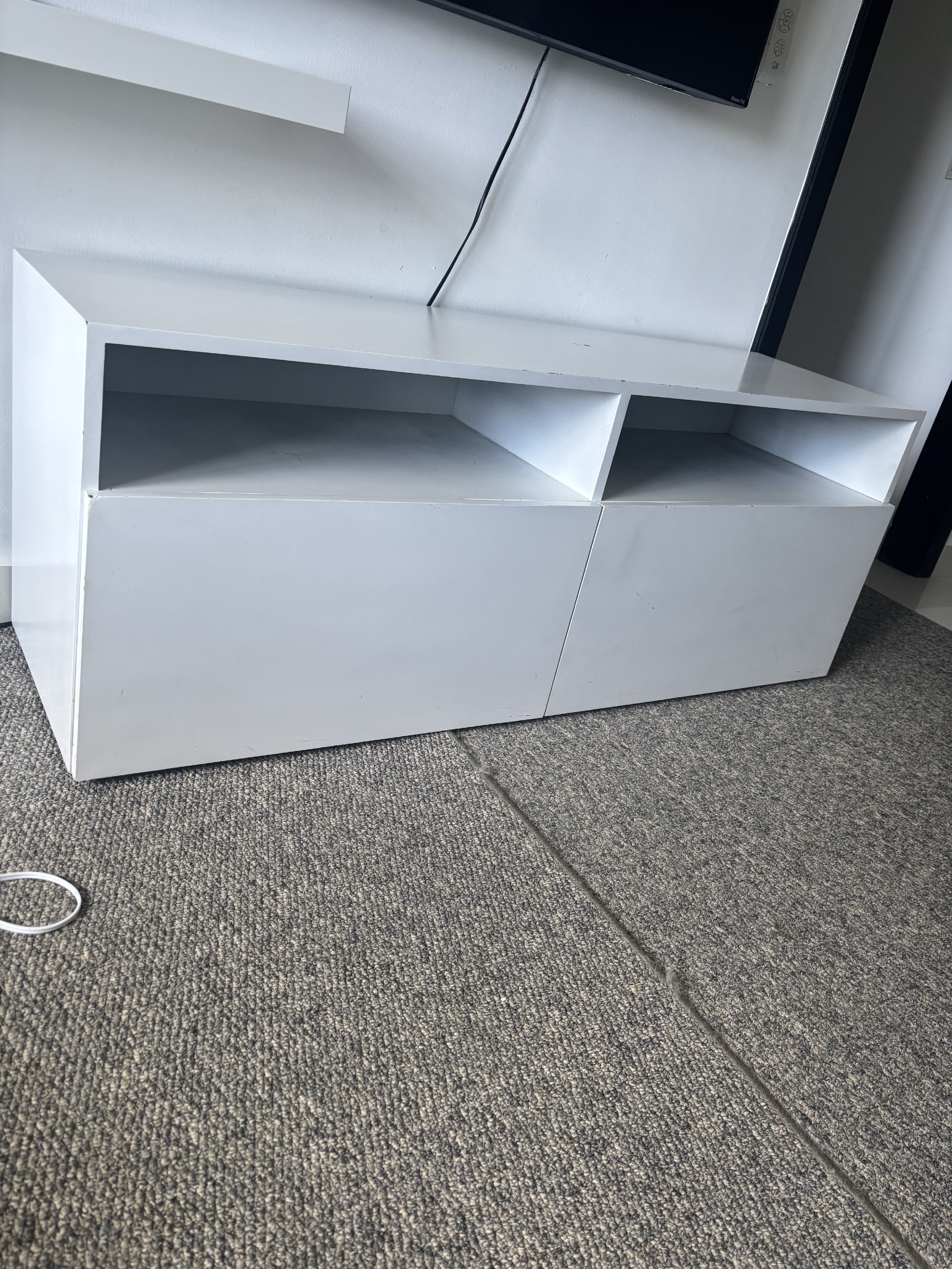 muebles y colchones - vendo mueble de TV usado 
