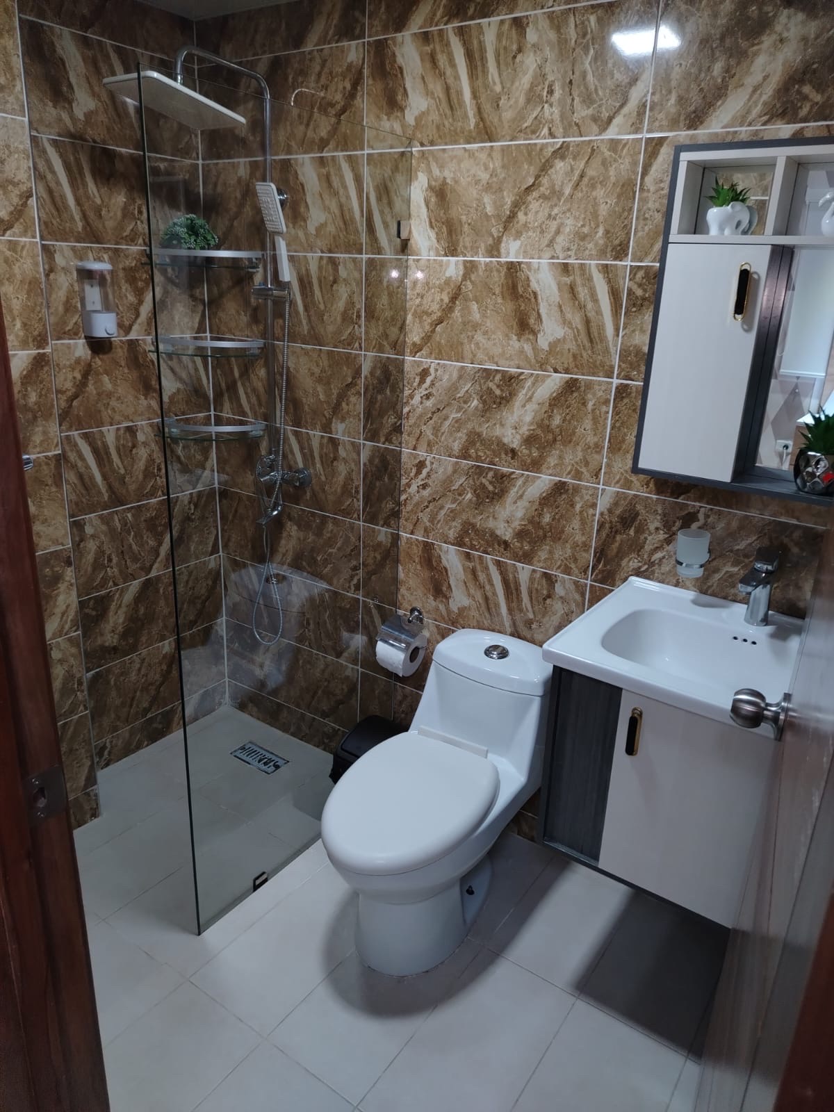 apartamentos - venta de apartamento 2da con terraza en la autopista de san Isidro 2 parque la  5