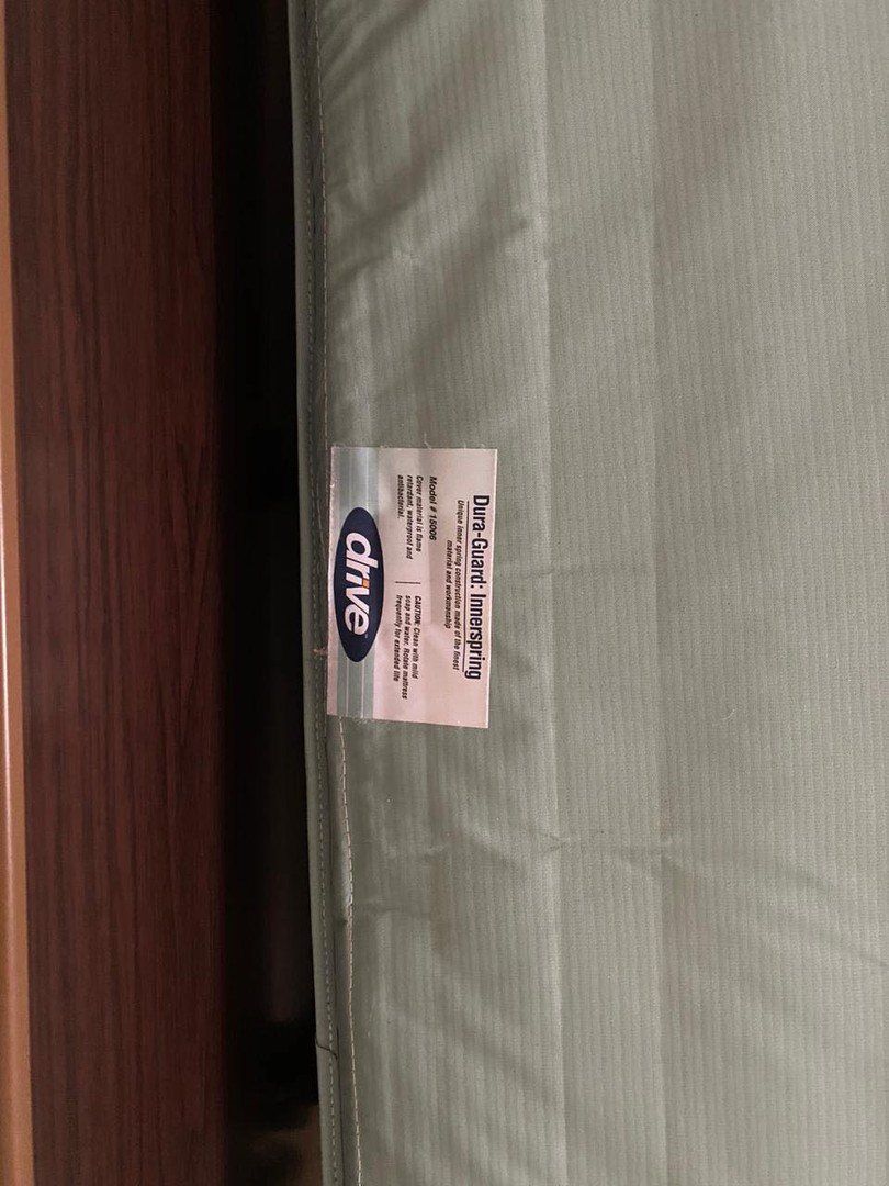 equipos profesionales - Cama de posición eléctrica (Tipo hospital, para necesidades medicas).
