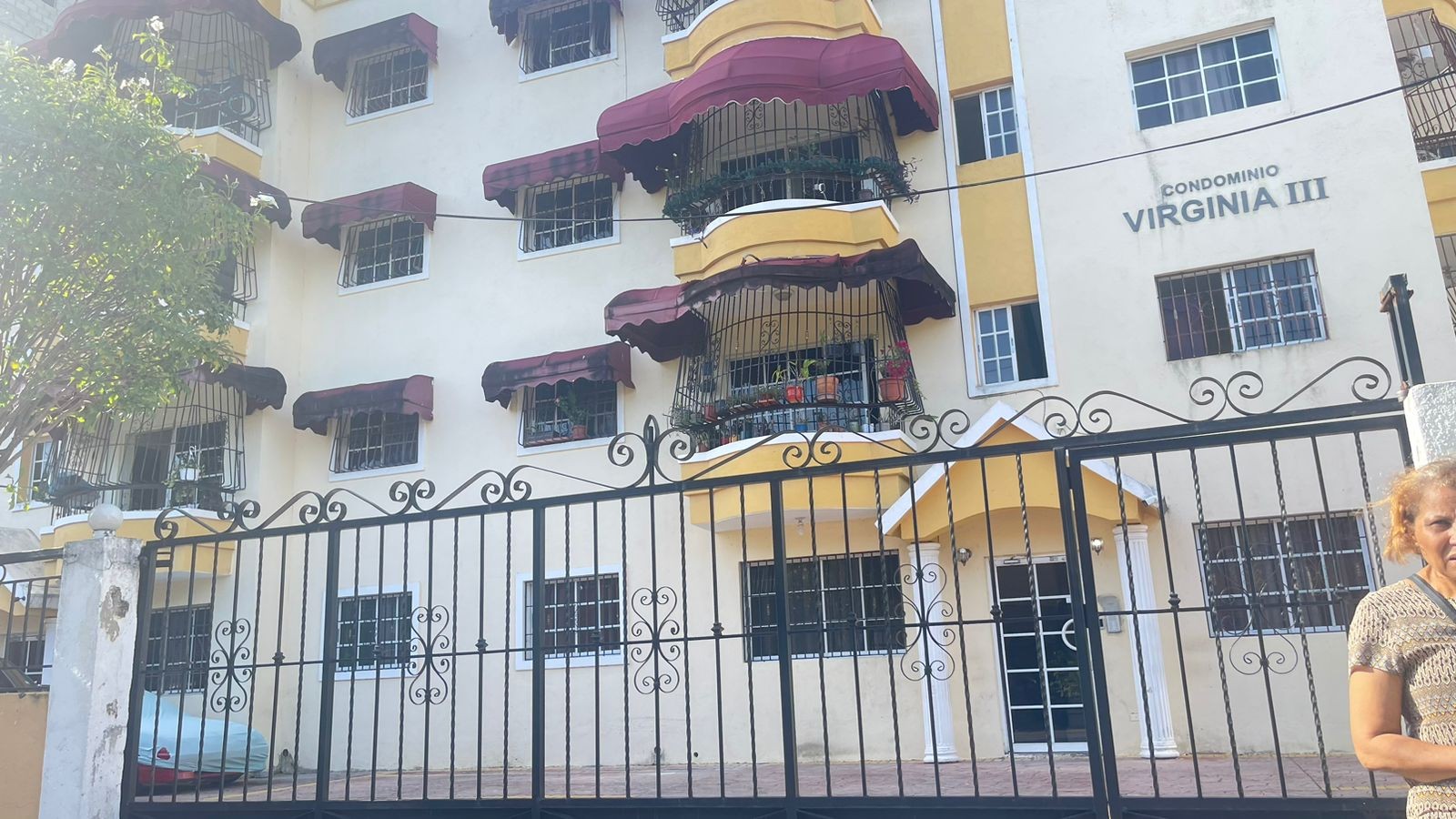 apartamentos - Se vende apartamento en Alma Rosa 23 Hab 4to nivel 98  0