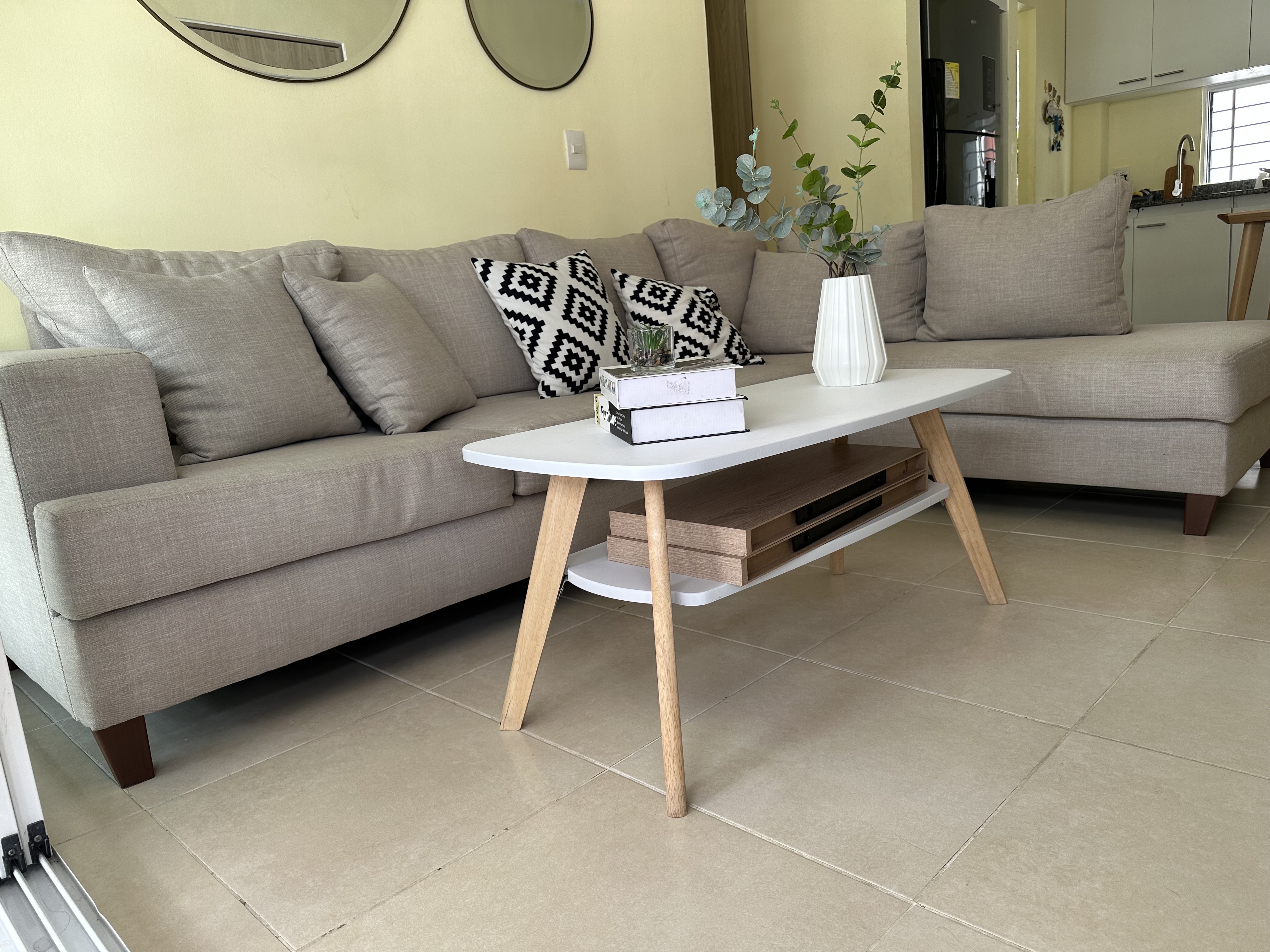muebles y colchones - Mueble en forma de L. tapizado en canvas americana. tamaño 2.85cm * 1.85 CM .  4