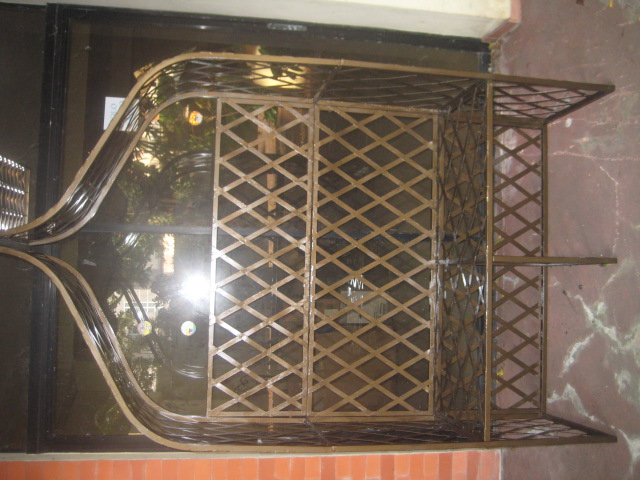 decoración y accesorios - BANCO DE HIERRO Y REJILLAS DE METAL DE LA INDIA