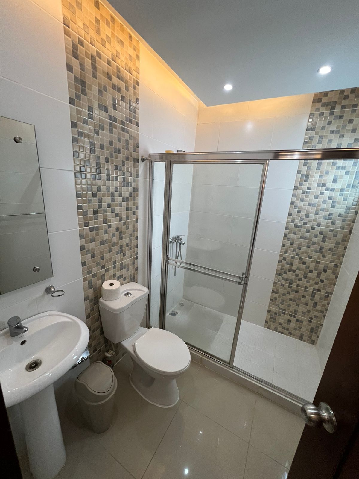 apartamentos - APARTAMENTOS EN VENTA EN  LOS RIELES DE GURABO. 2