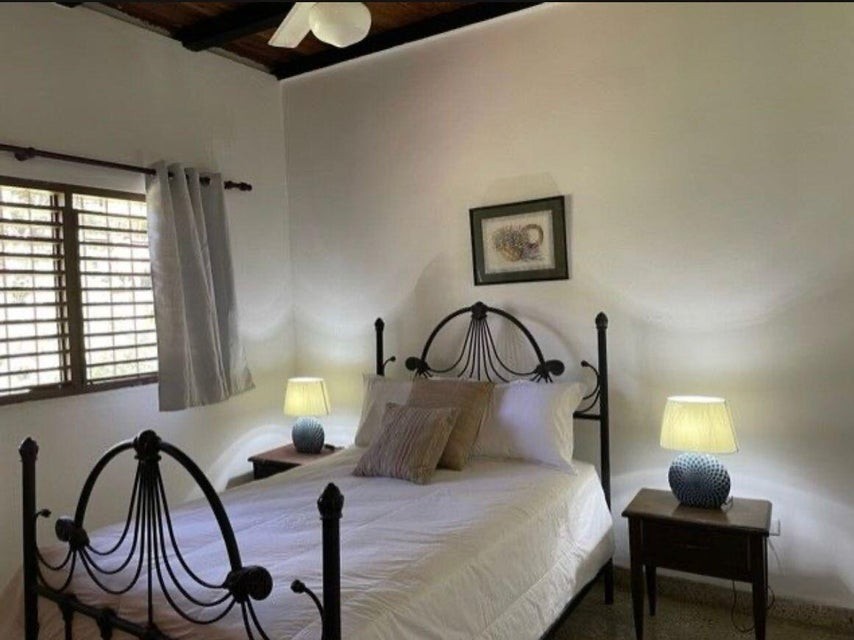 casas - Casa en venta #24-12 amplio jardín jacuzzi 3 habitaciones balcón 7