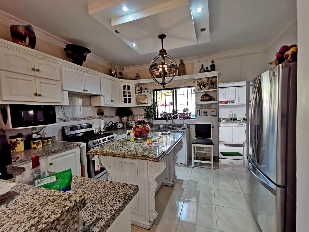 casas - SE VENDE HERMOSA CASA EN ALTOS DE ARROYO HONDO III 2