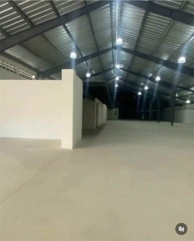 oficinas y locales comerciales - Nave en Engome 3200 m 5