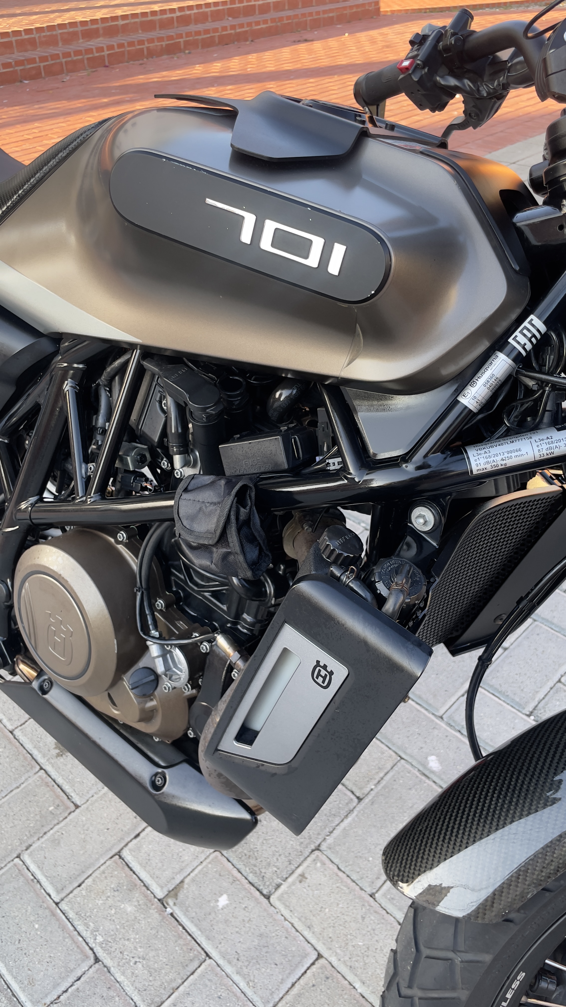 motores y pasolas - Husqvarna 701 Svartpilen 3
