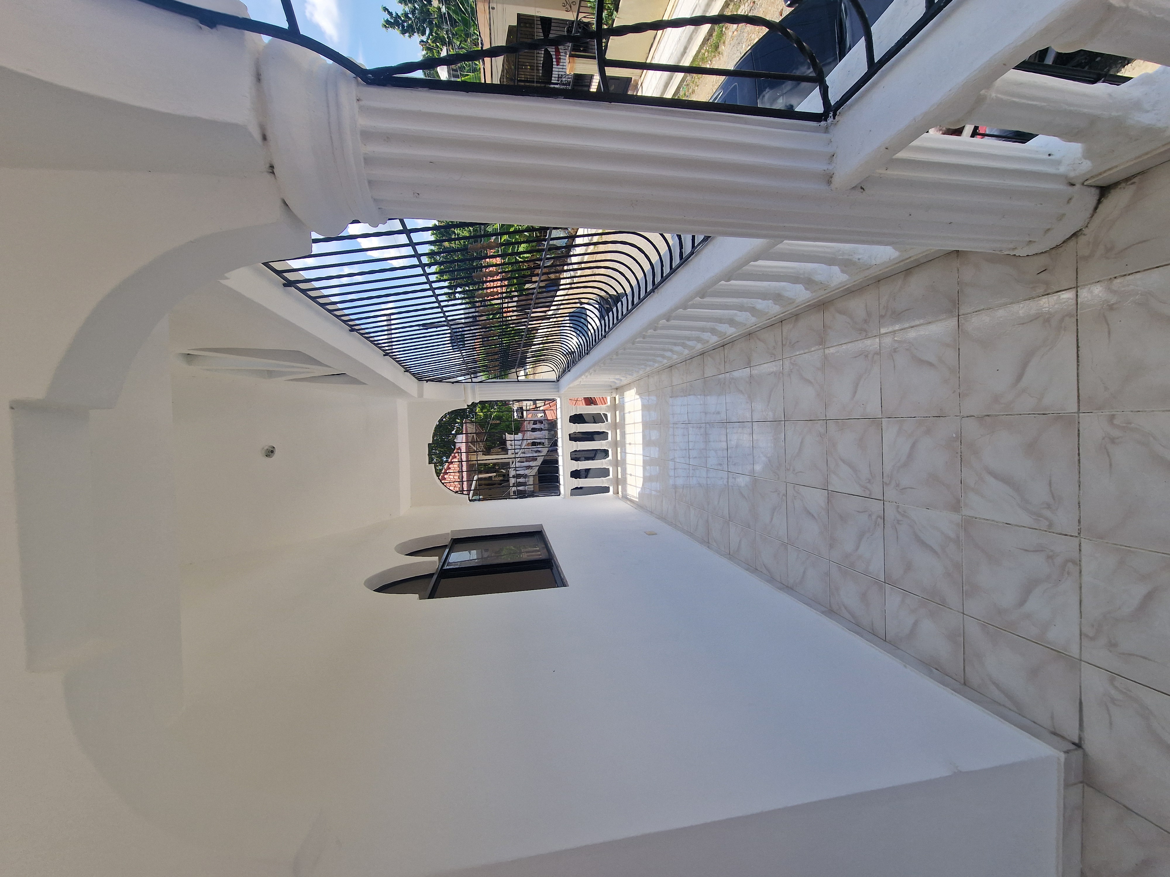 casas - VENTA DE CASA  Y ALQUILER DE DOS NIVELES , SECTOR STO DGO NORTE , VILLA MELLA 8